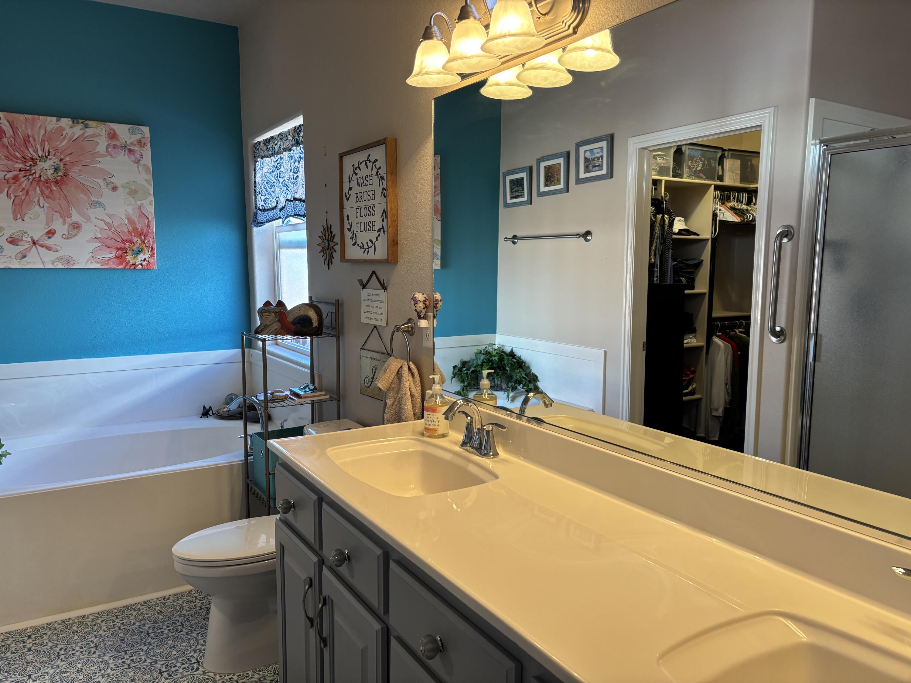 SHADOW CANYON - Residential