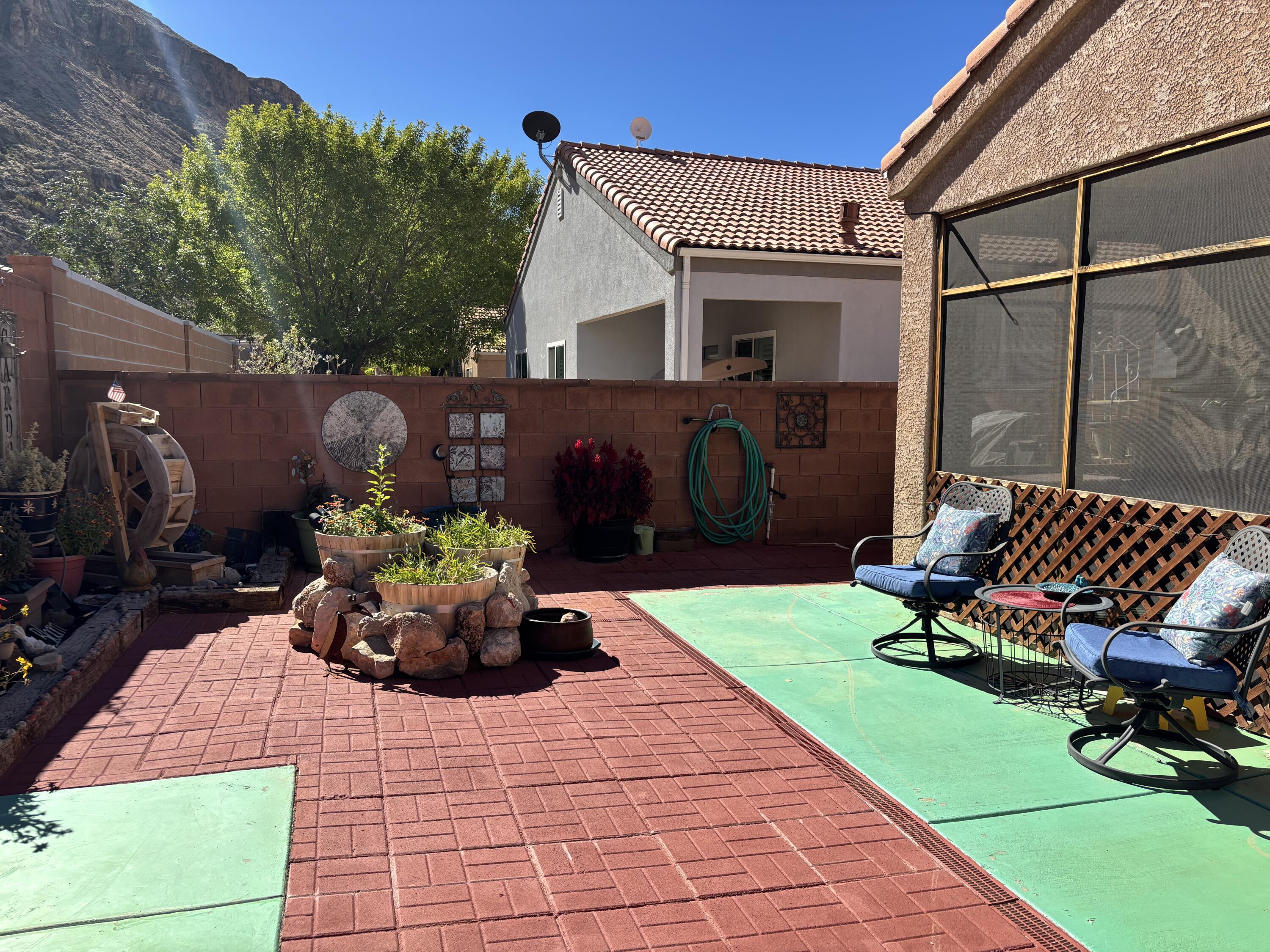 SHADOW CANYON - Residential