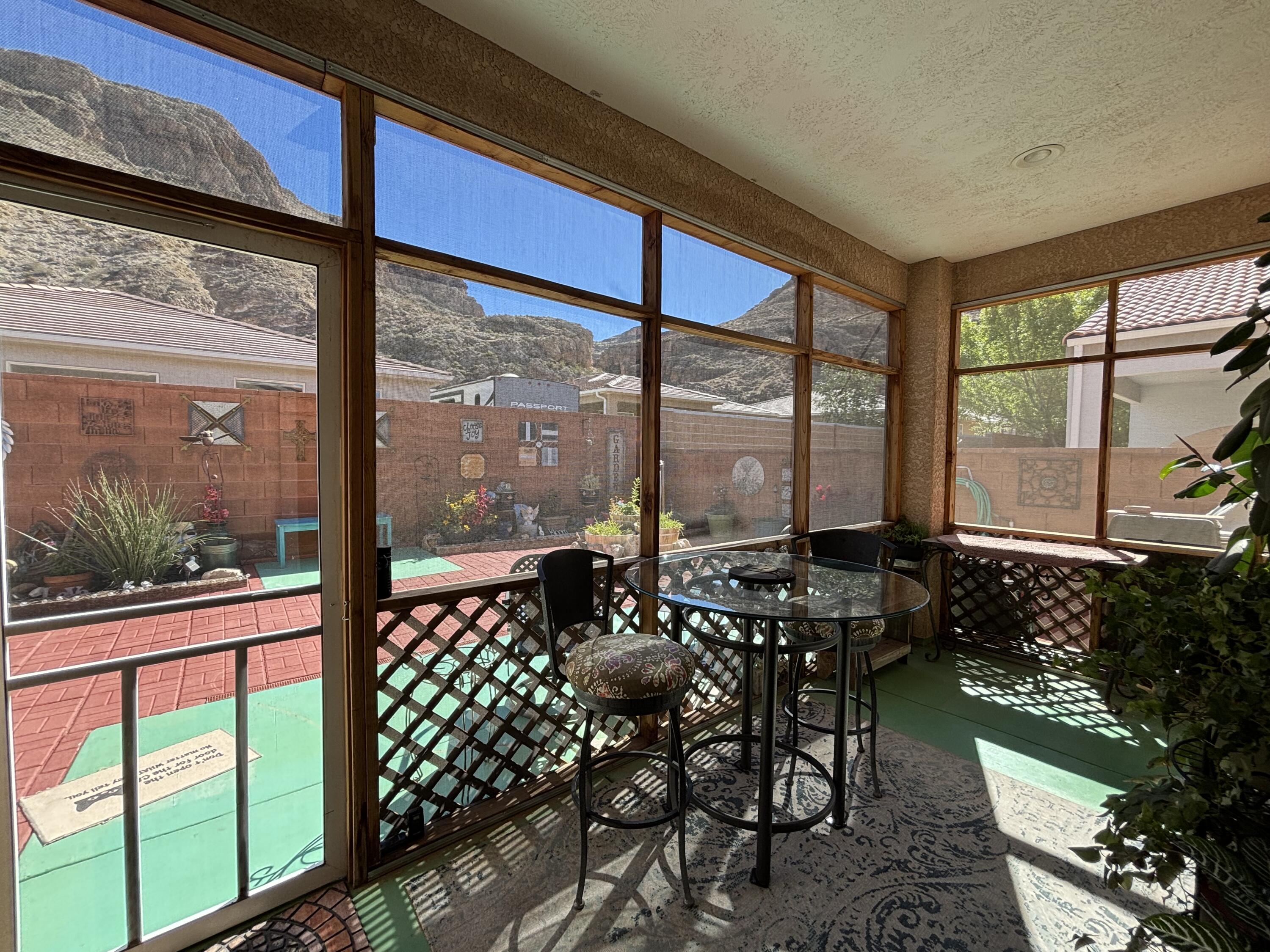 SHADOW CANYON - Residential