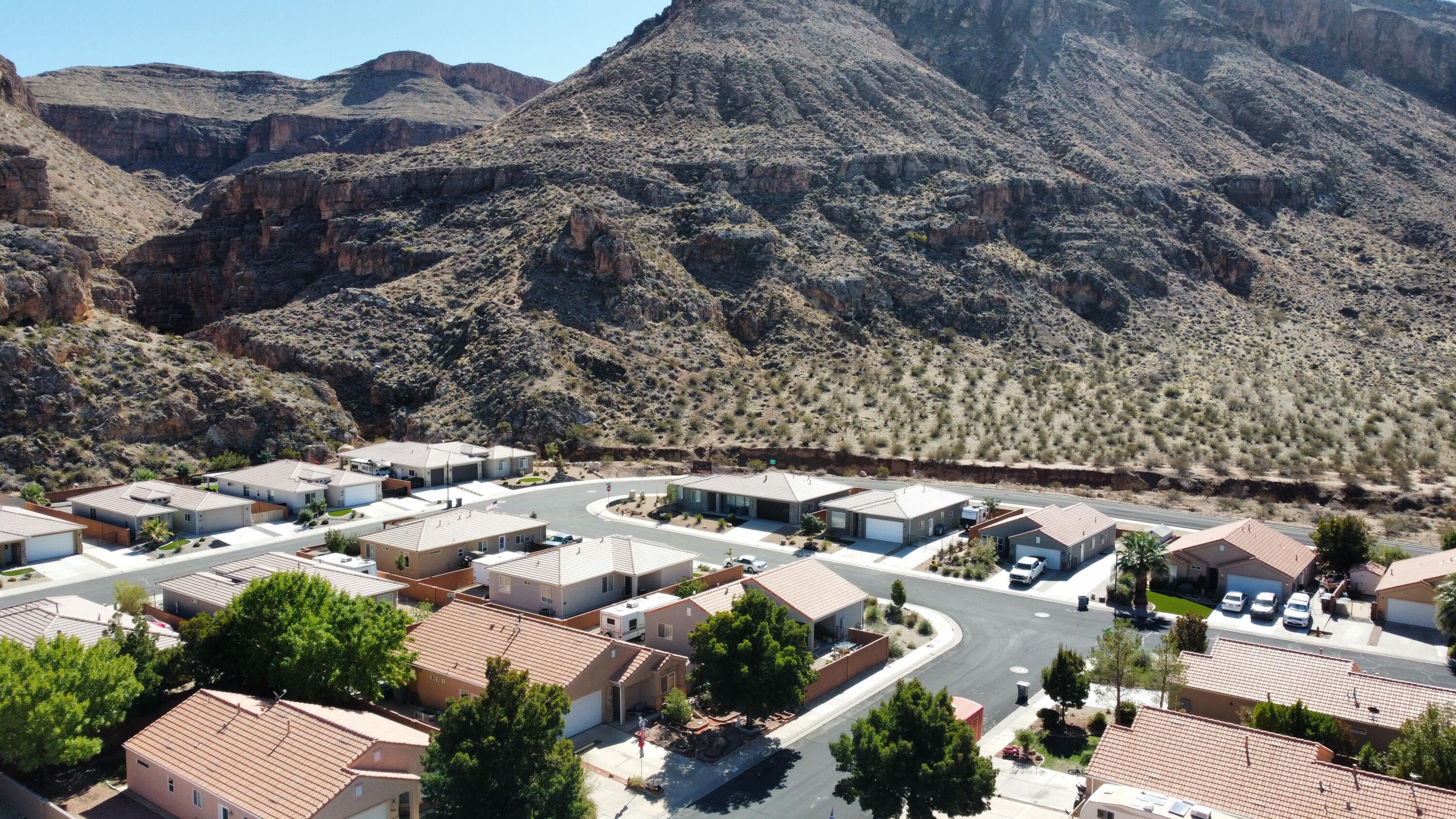 SHADOW CANYON - Residential