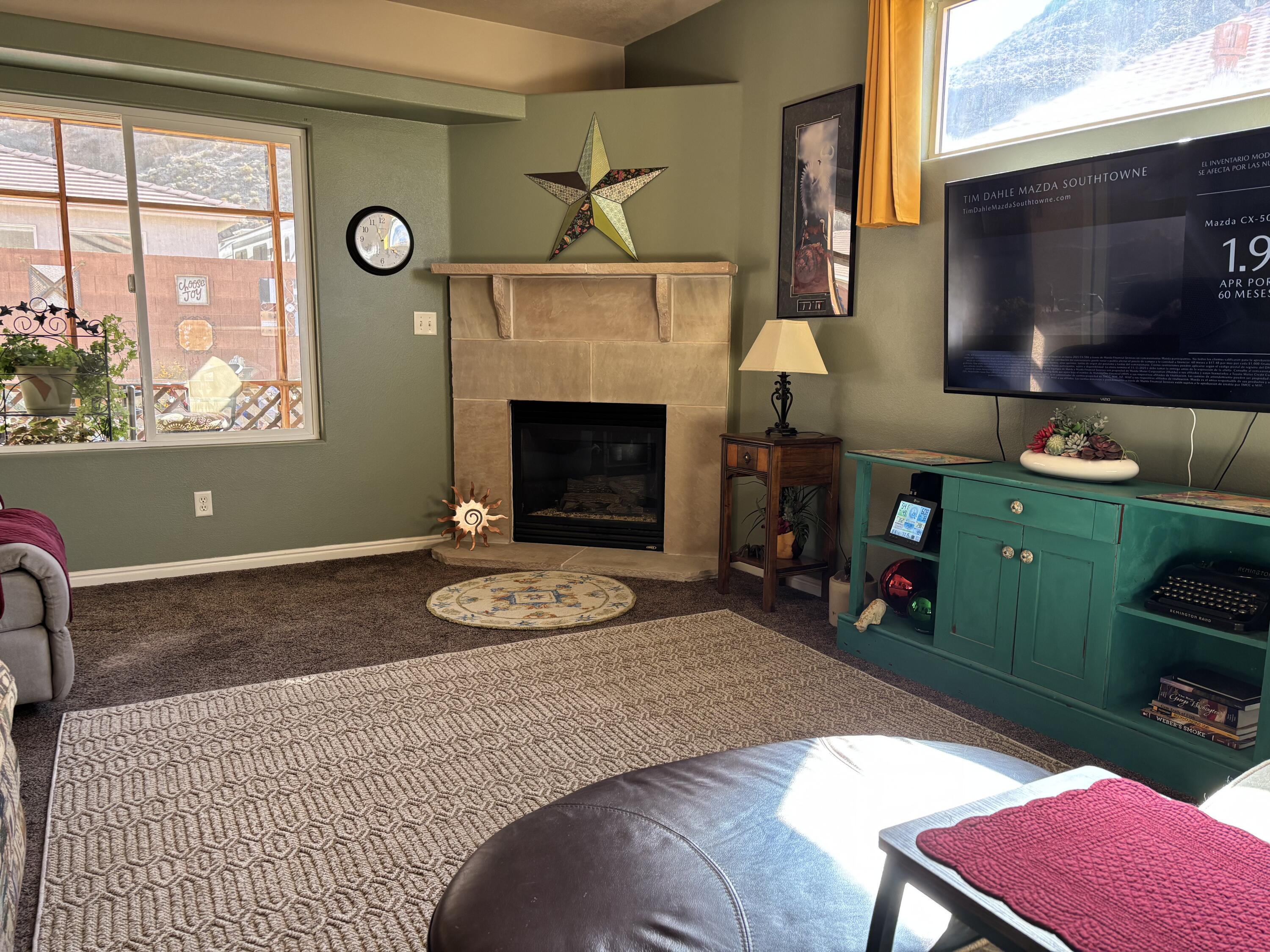 SHADOW CANYON - Residential