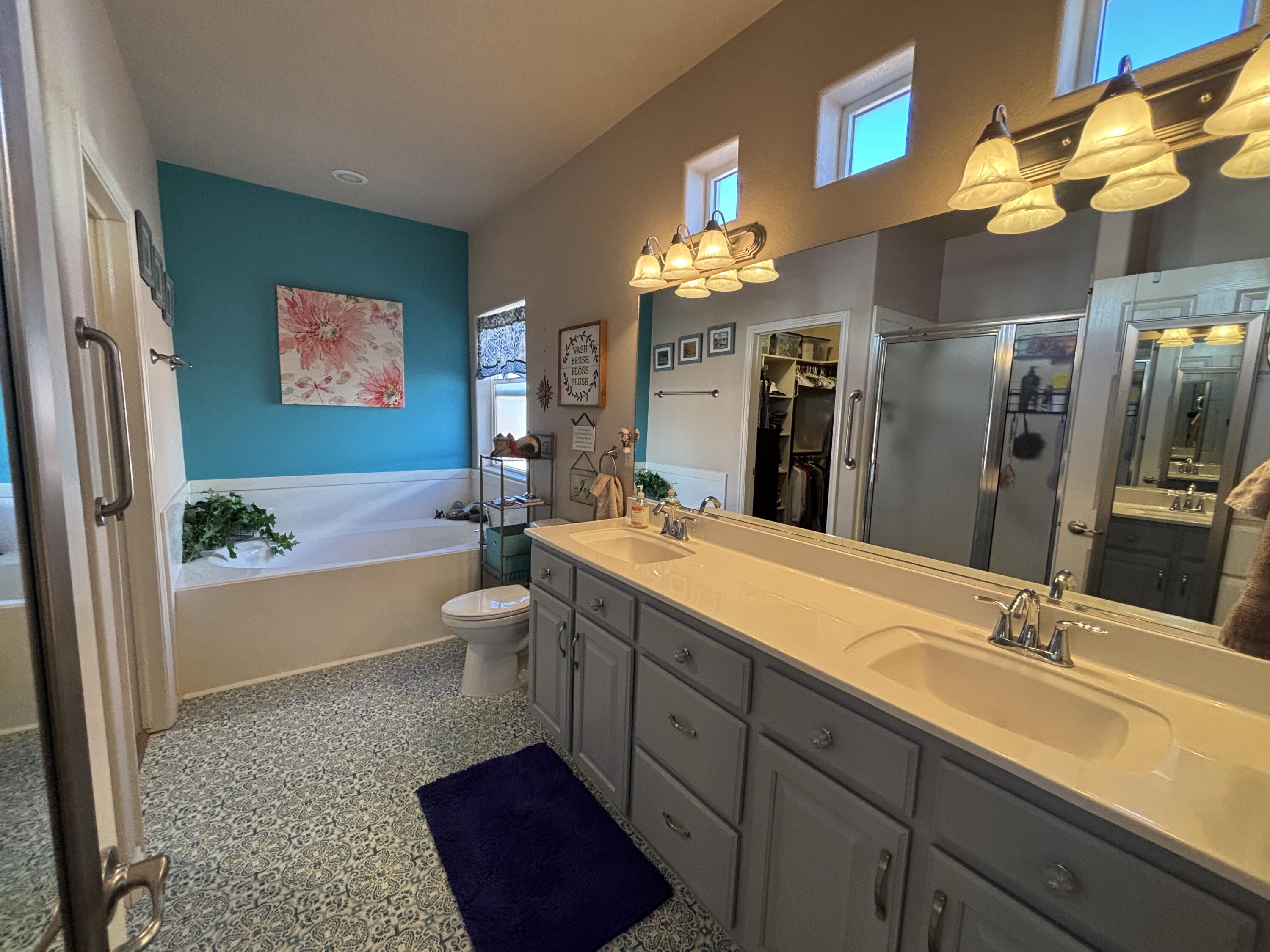 SHADOW CANYON - Residential