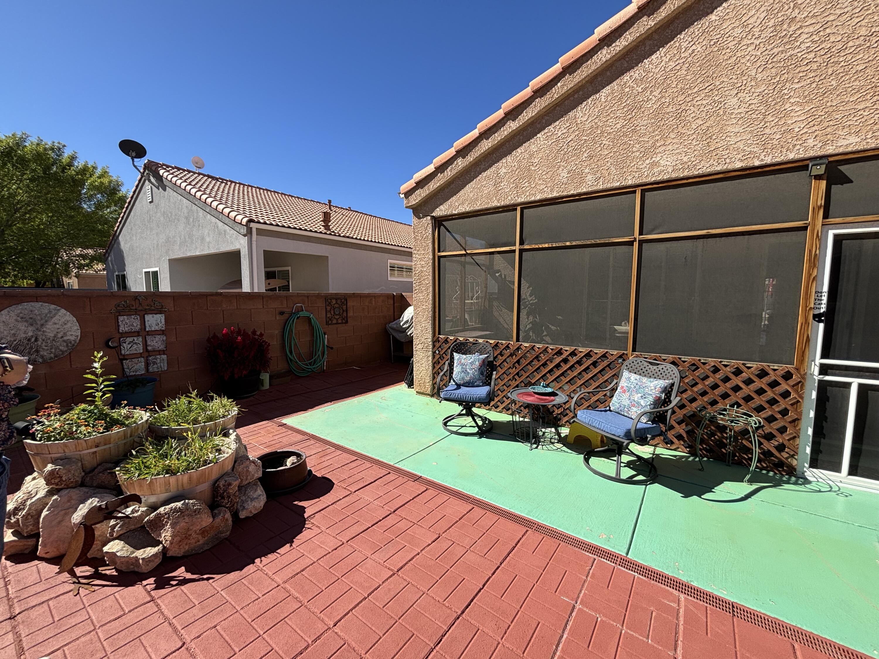 SHADOW CANYON - Residential