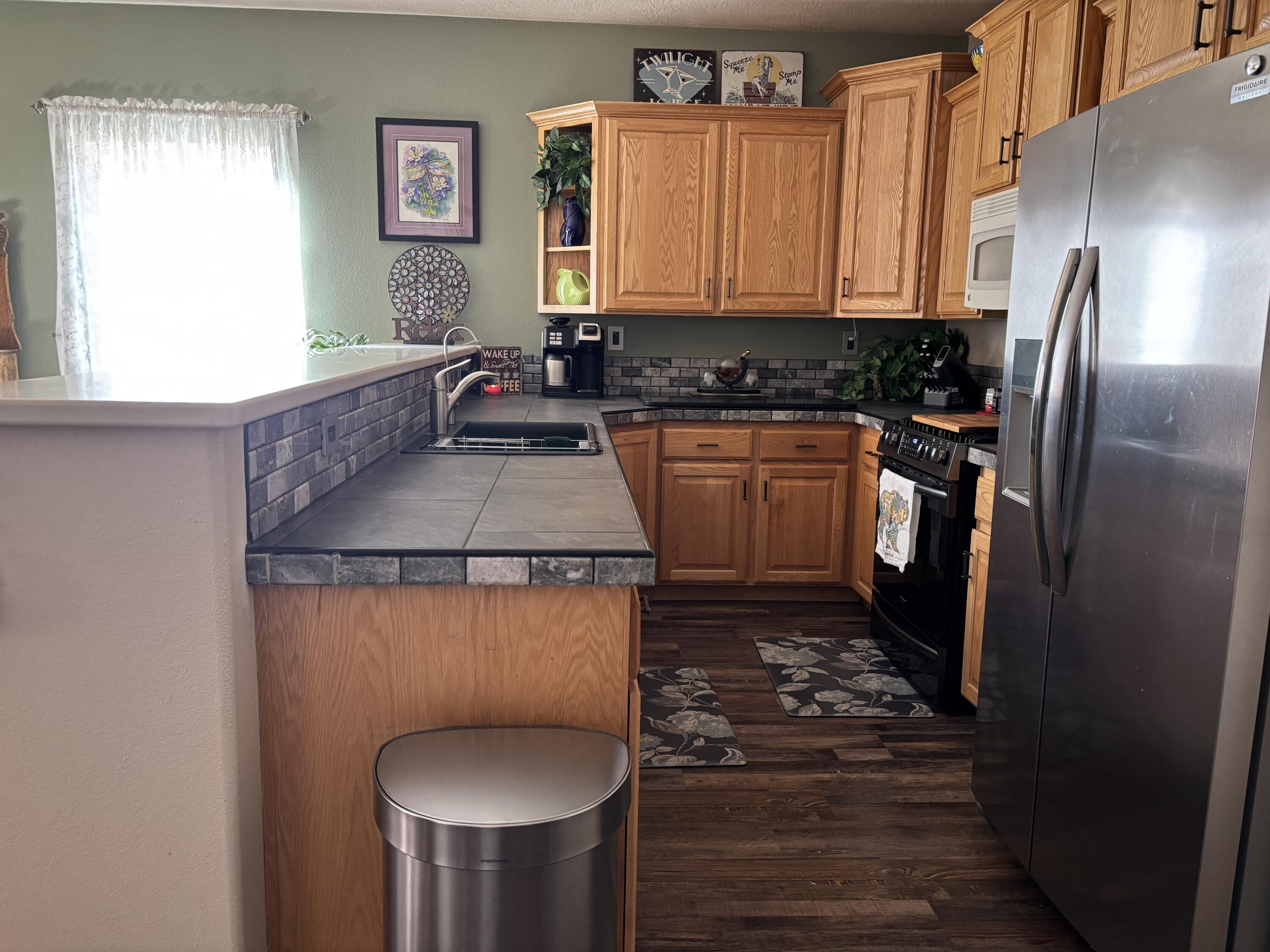 SHADOW CANYON - Residential