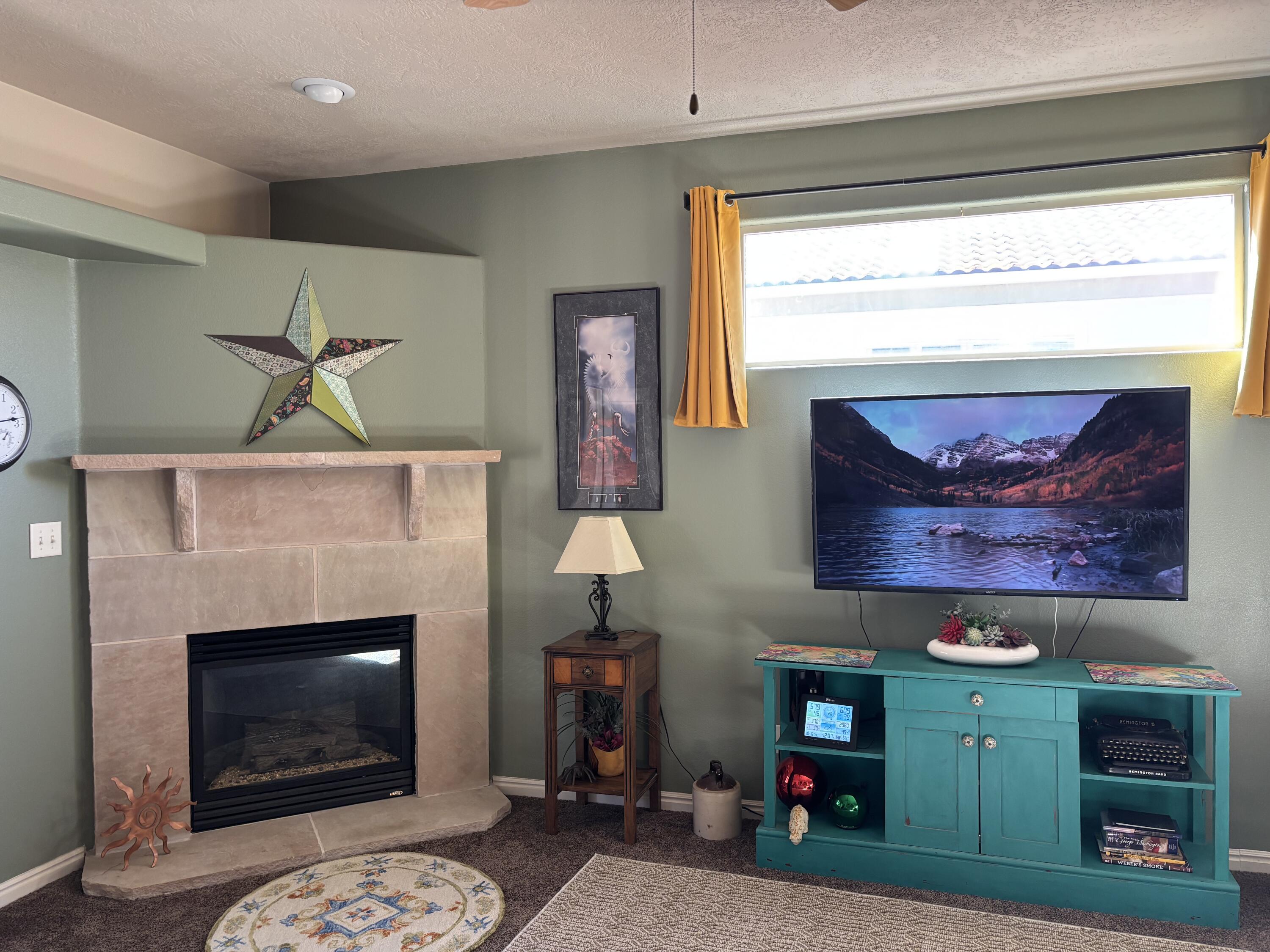 SHADOW CANYON - Residential