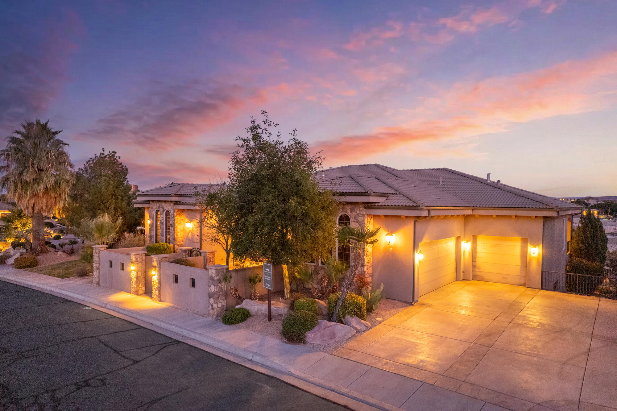 STONE CLIFF - Residential