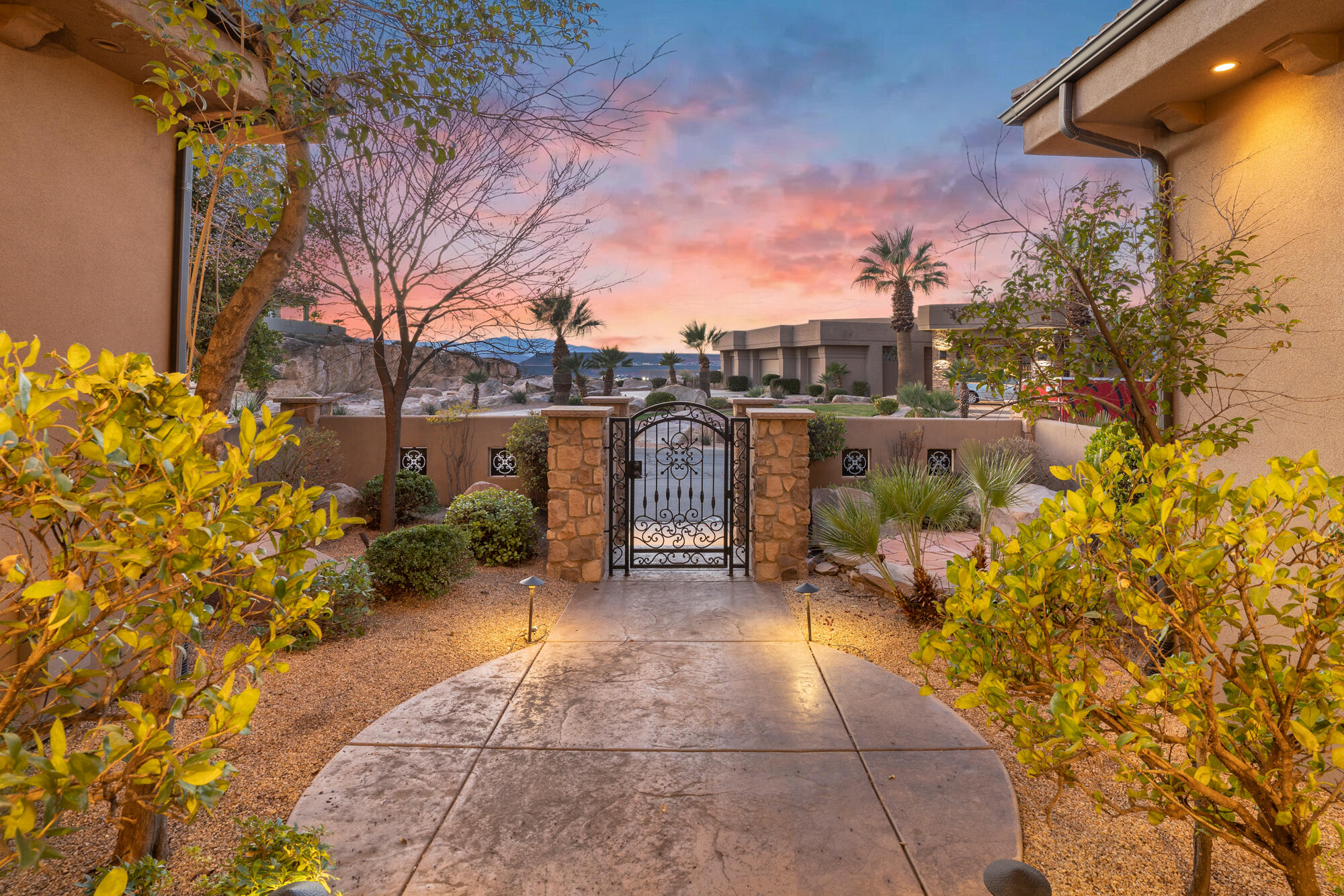 STONE CLIFF - Residential