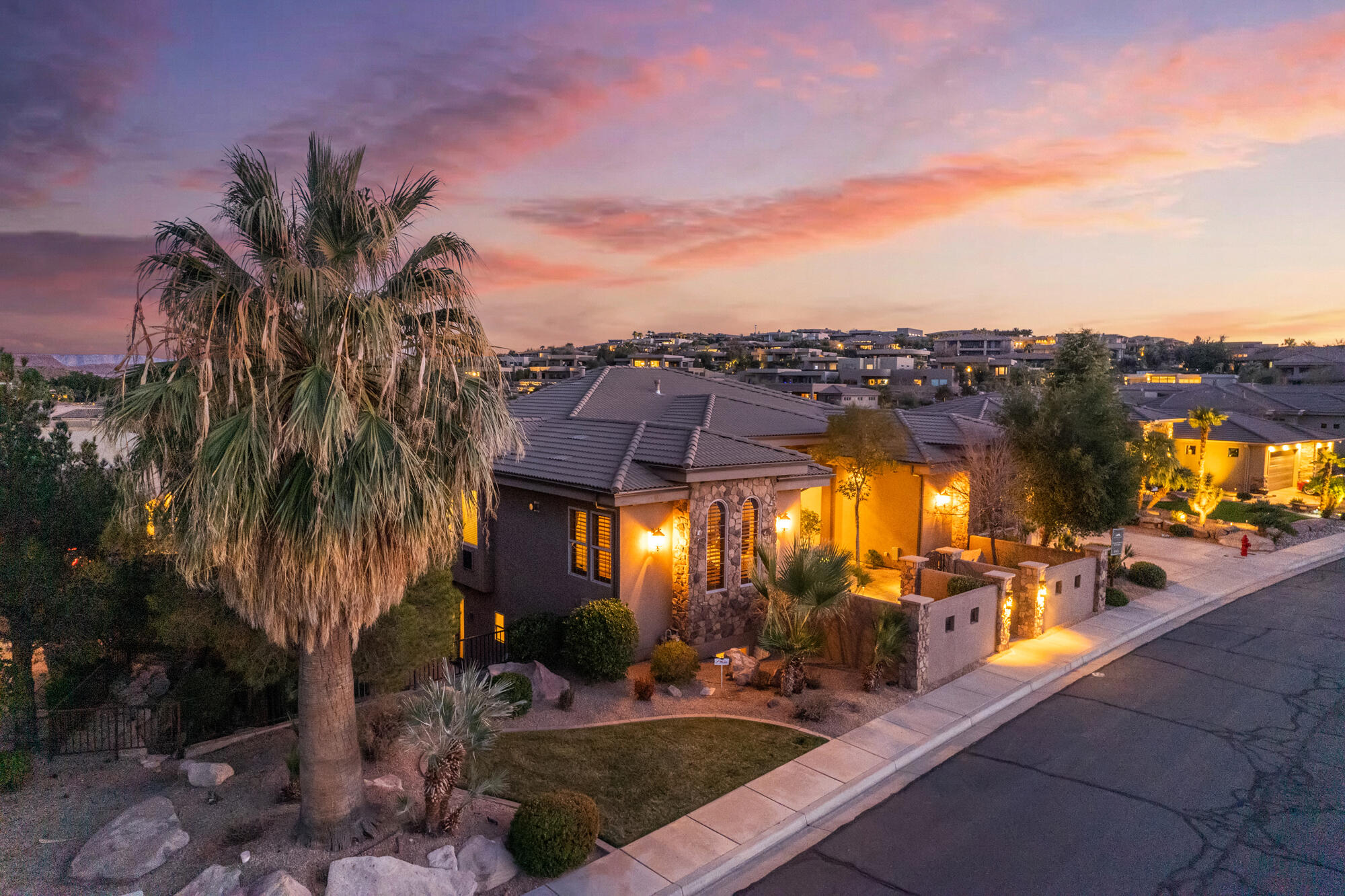 STONE CLIFF - Residential