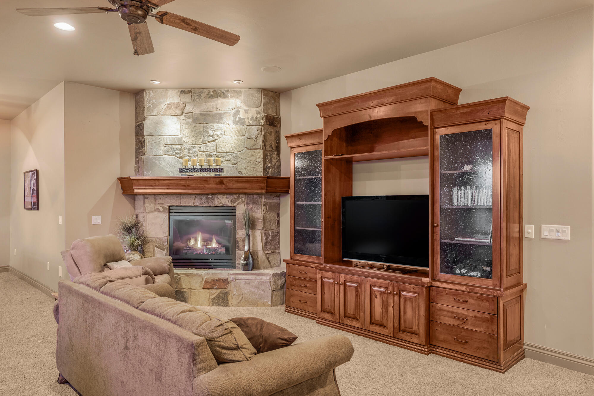 STONE CLIFF - Residential