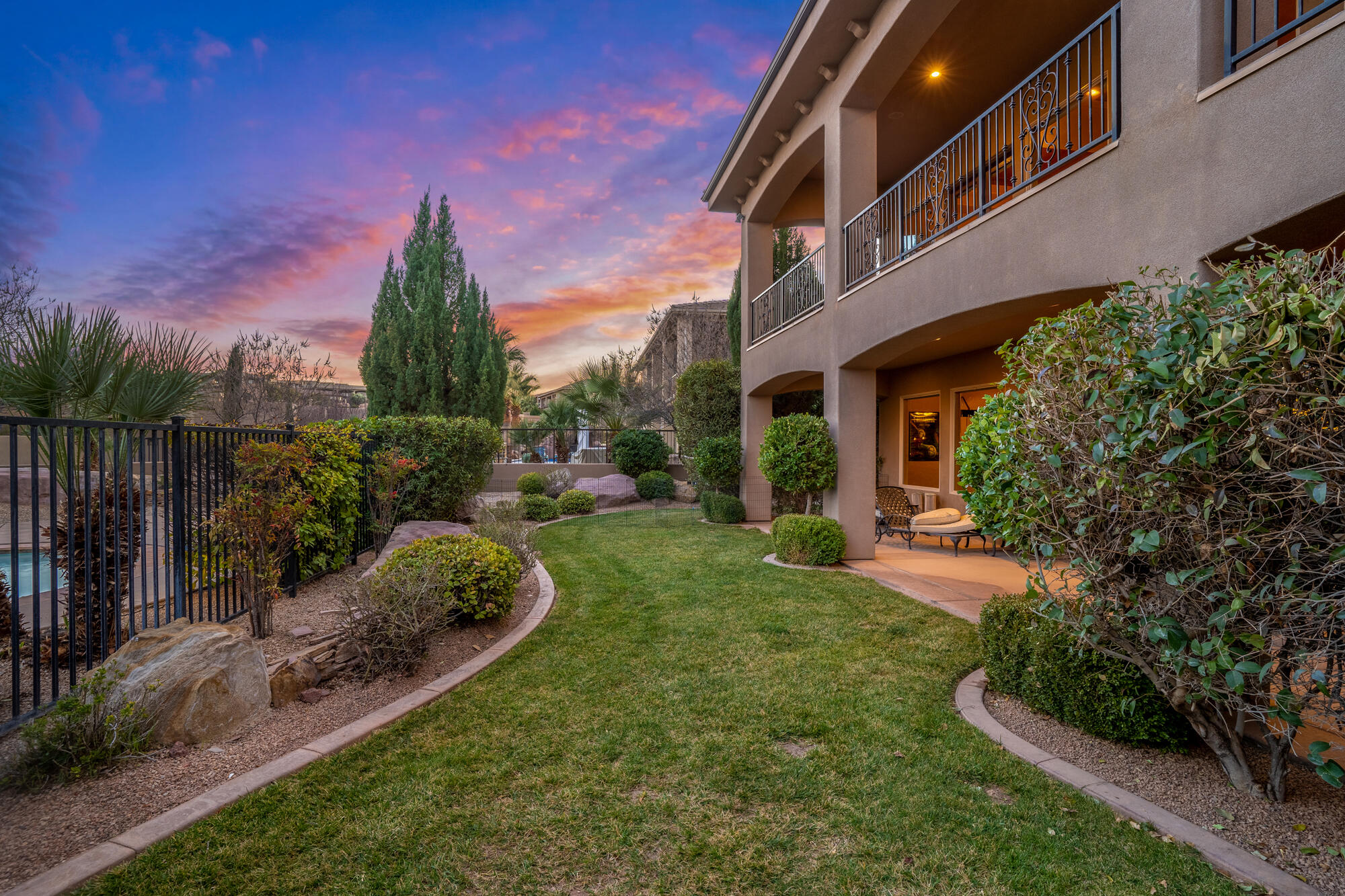 STONE CLIFF - Residential
