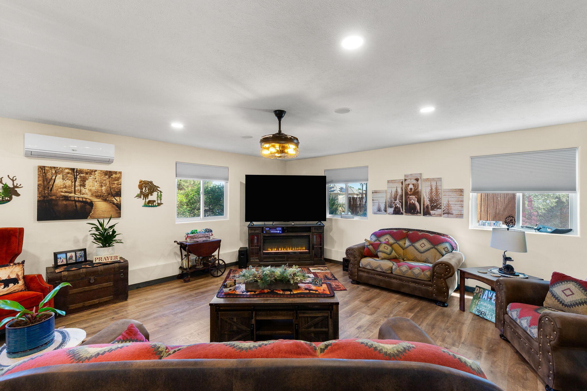 MIDDLETON TOWN - Residential