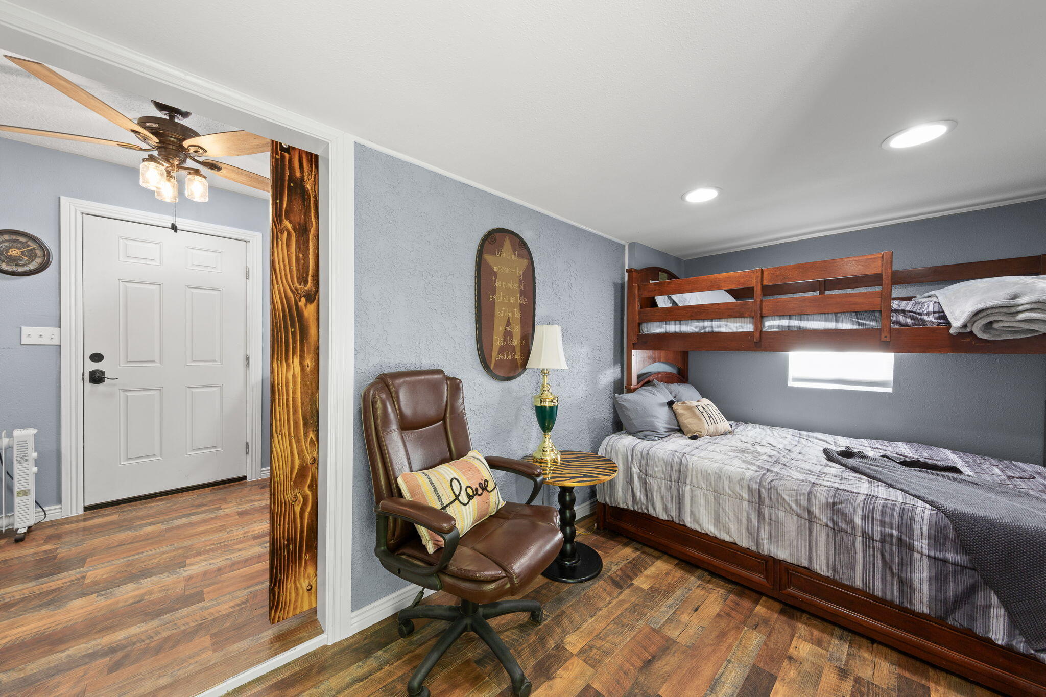 MIDDLETON TOWN - Residential