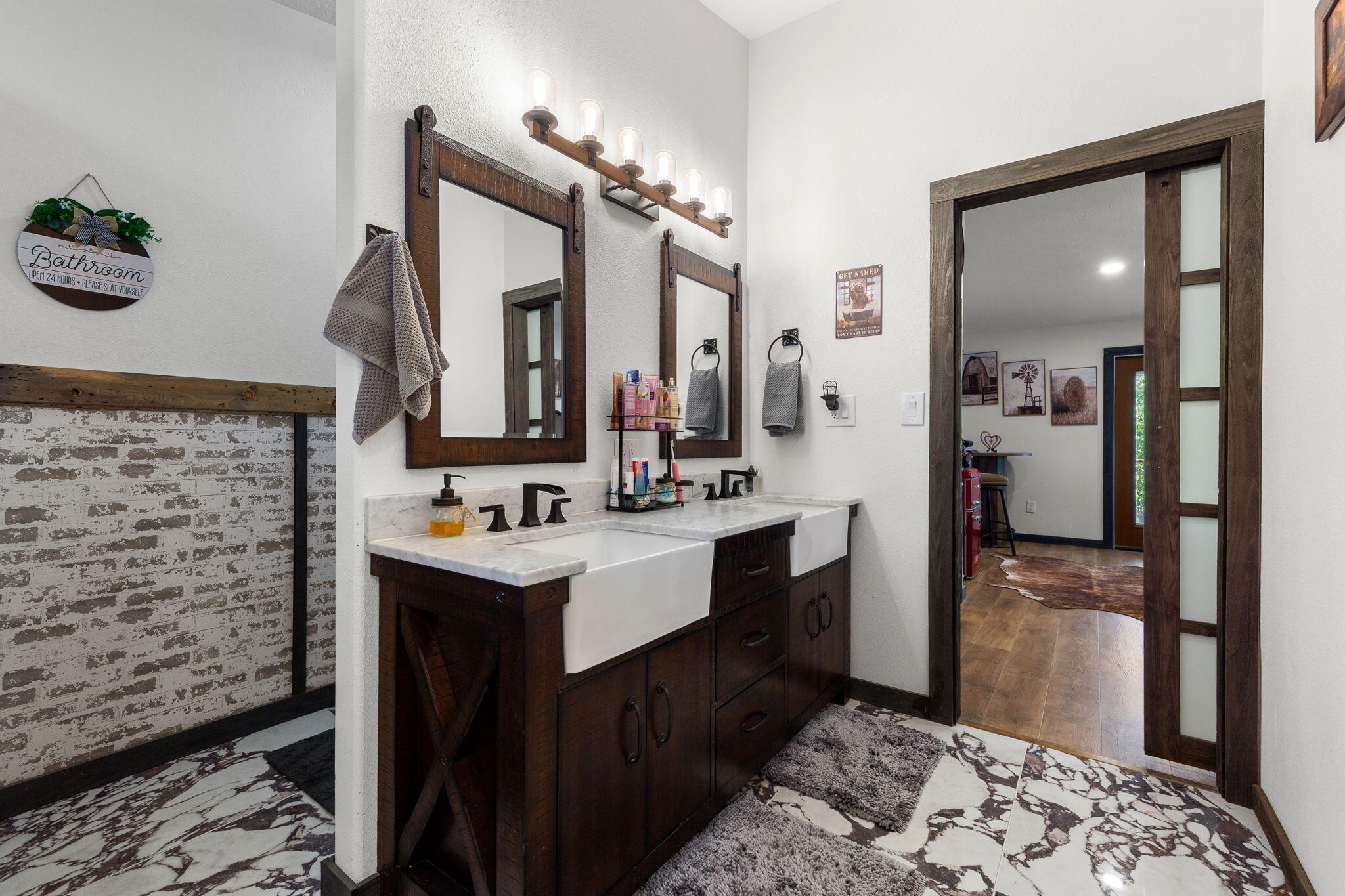 MIDDLETON TOWN - Residential