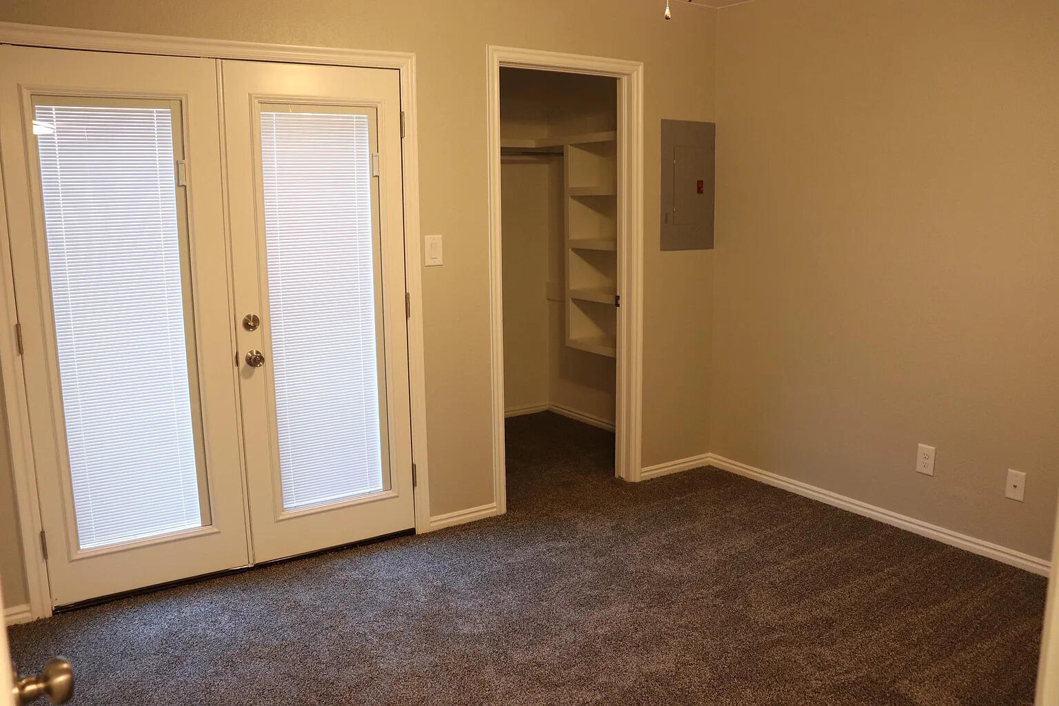 TOWN OAKS - Residential