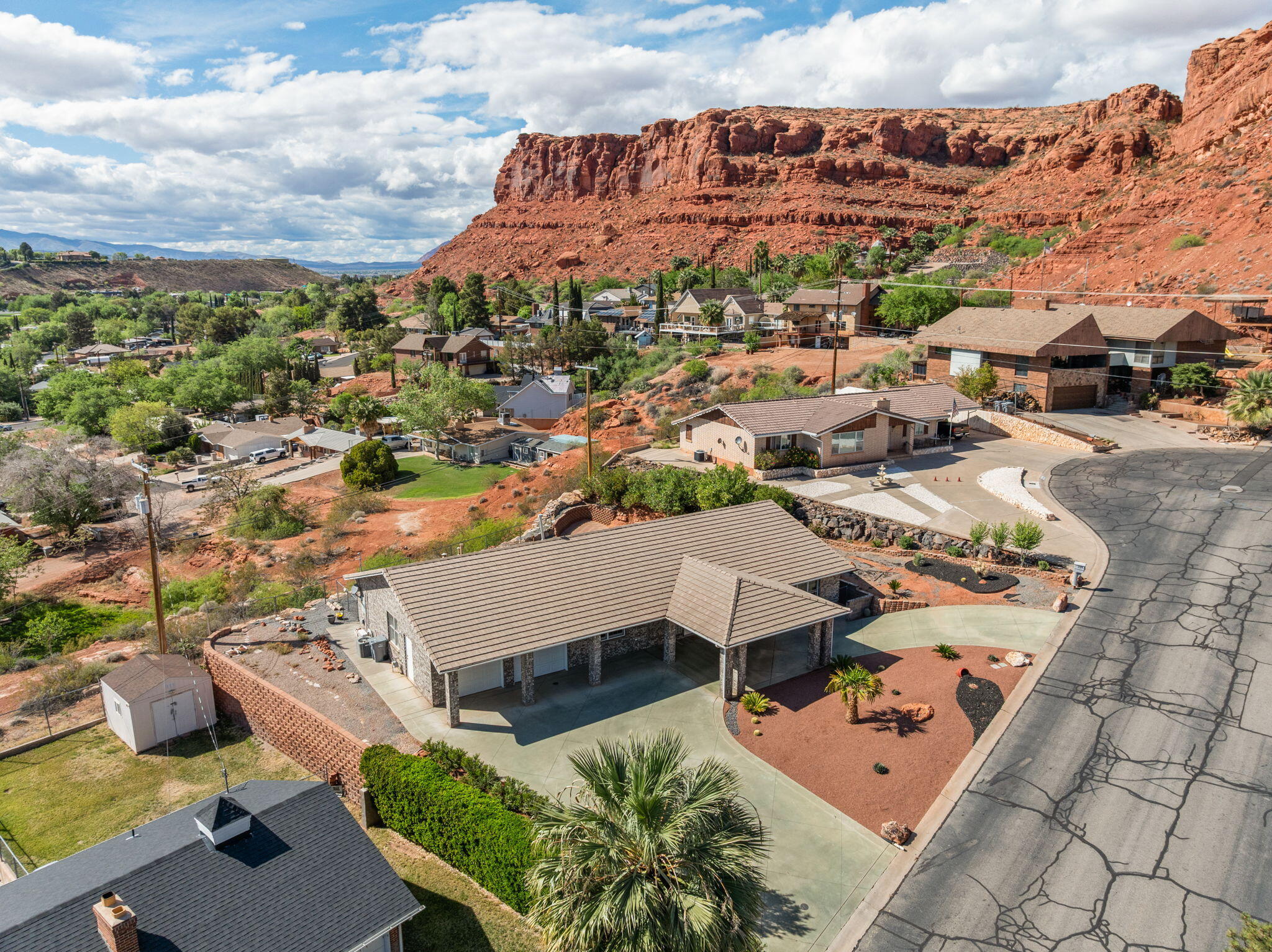 SANDSTONE TERRACE - Residential