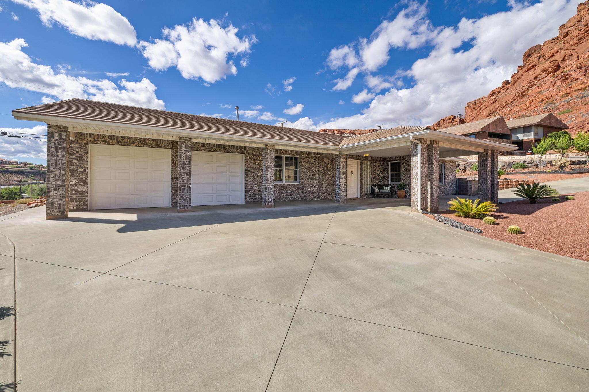 SANDSTONE TERRACE - Residential
