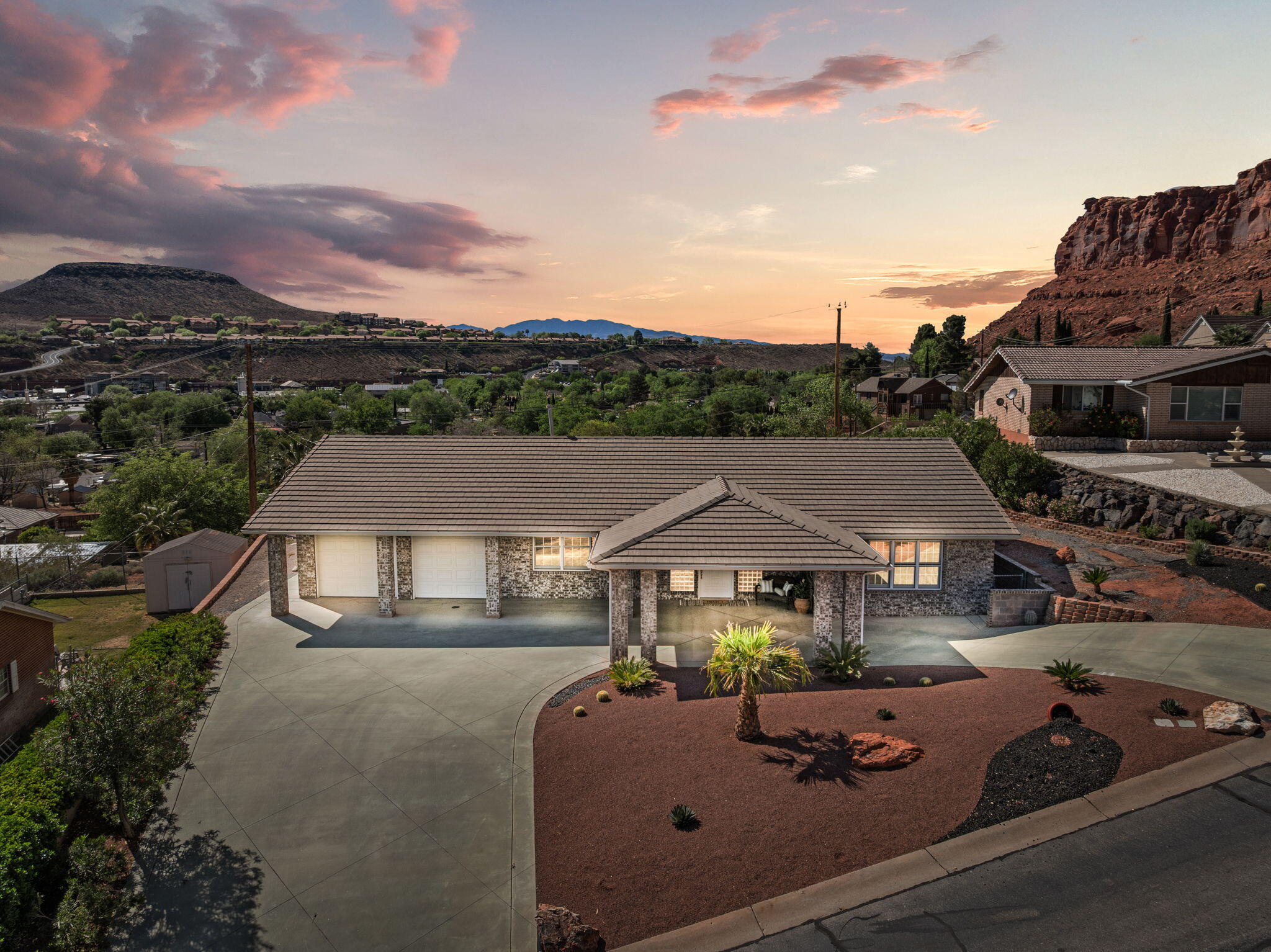 SANDSTONE TERRACE - Residential