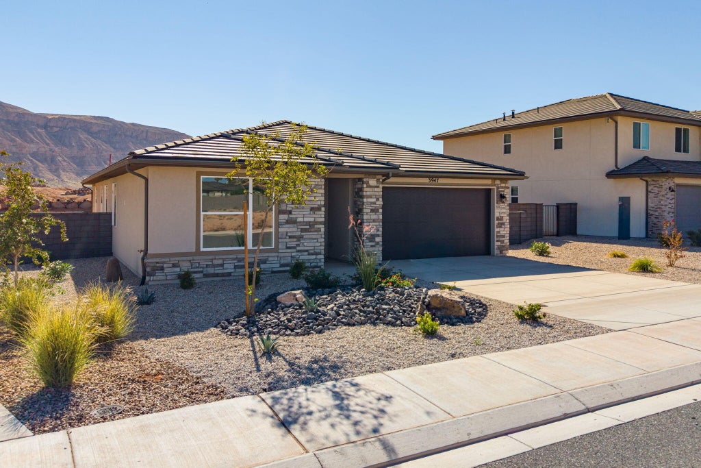 Photo of 3947 S 2140 W, Hurricane, UT 84737 (MLS # 26-277074)