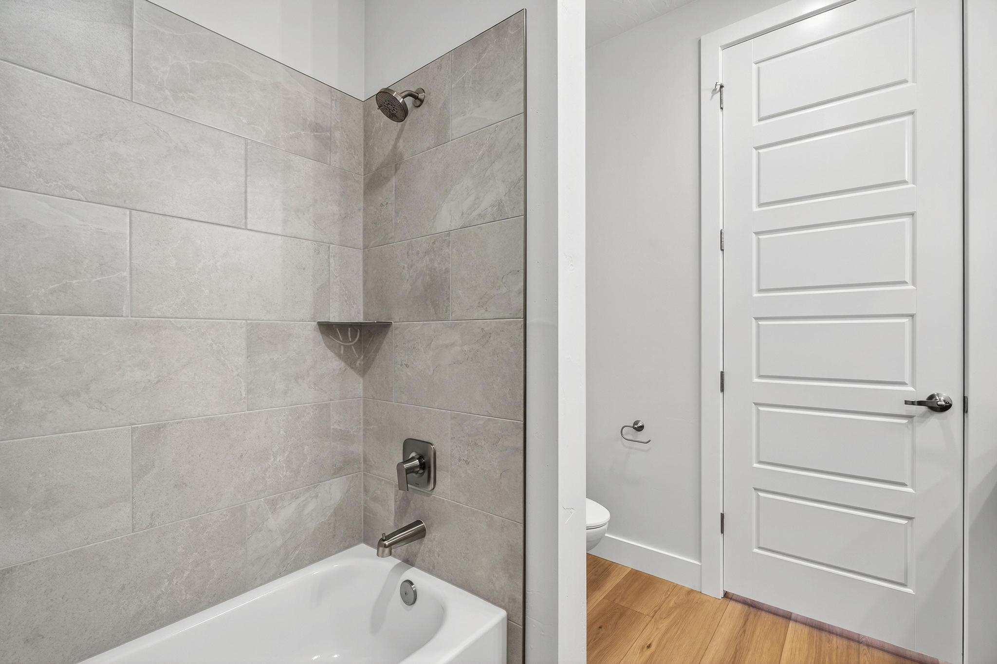 SCENIC POINTE - Residential