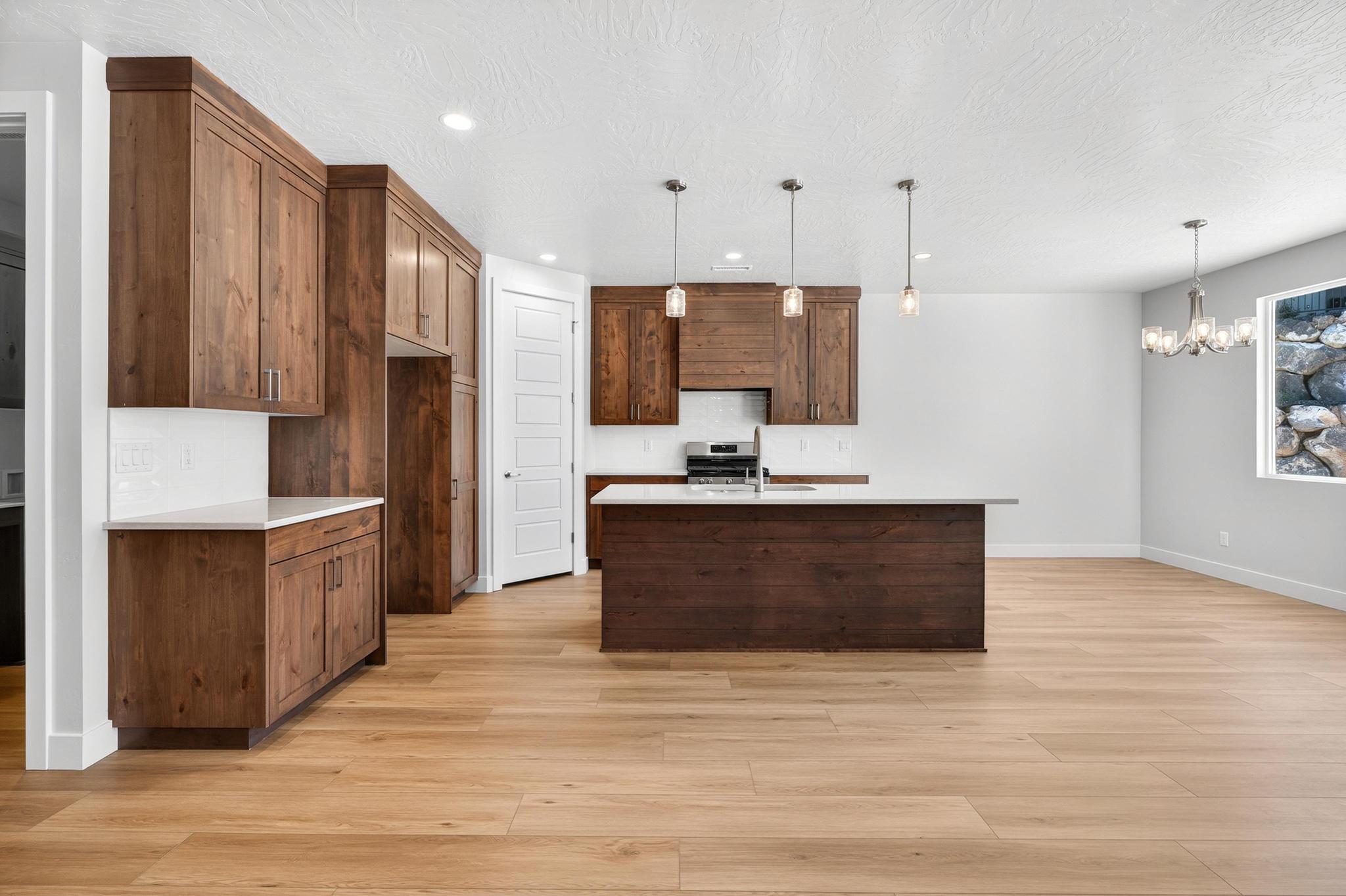 SCENIC POINTE - Residential