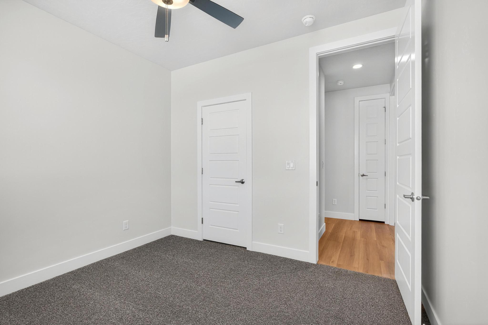 SCENIC POINTE - Residential