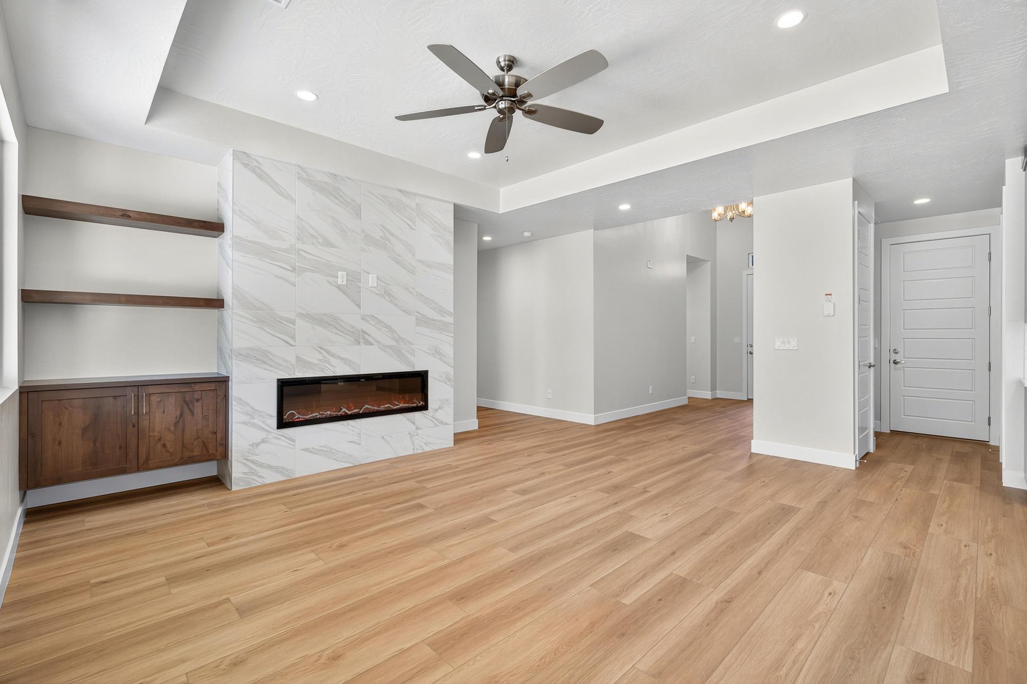 SCENIC POINTE - Residential