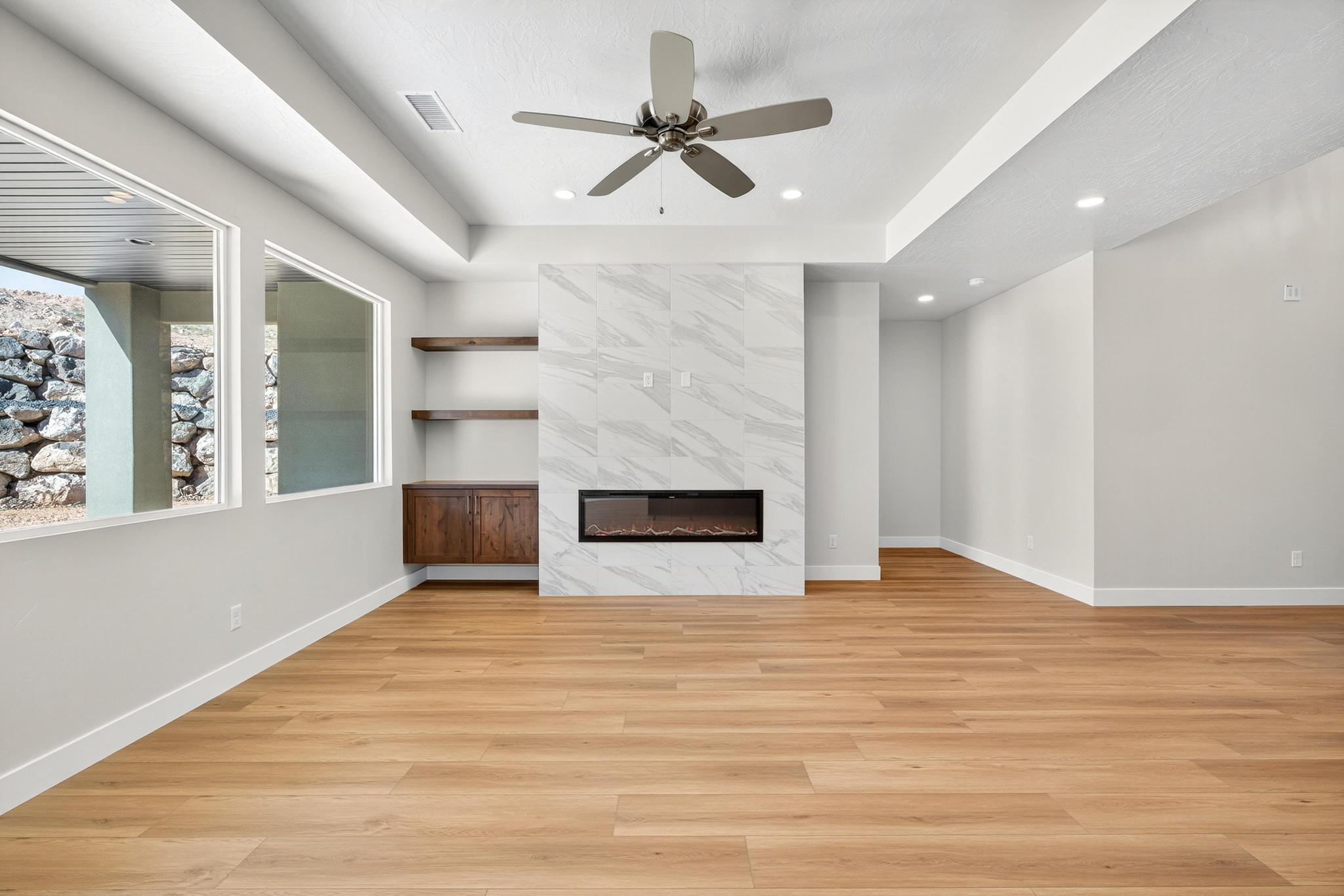 SCENIC POINTE - Residential