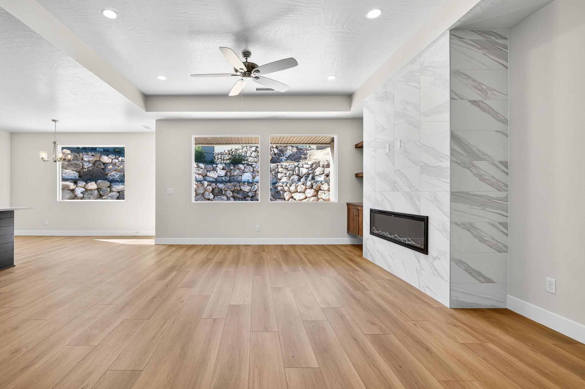 SCENIC POINTE - Residential