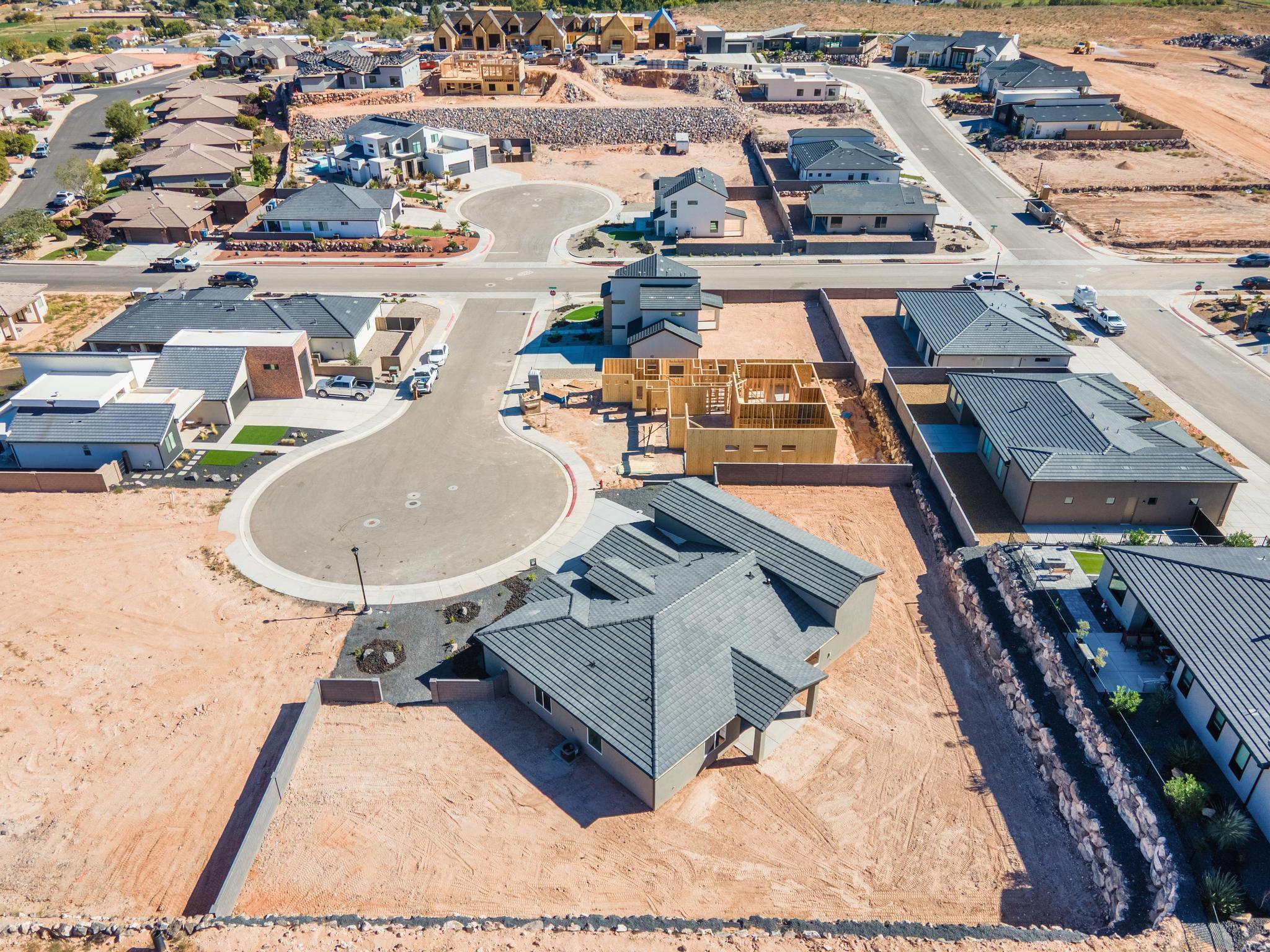 SCENIC POINTE - Residential