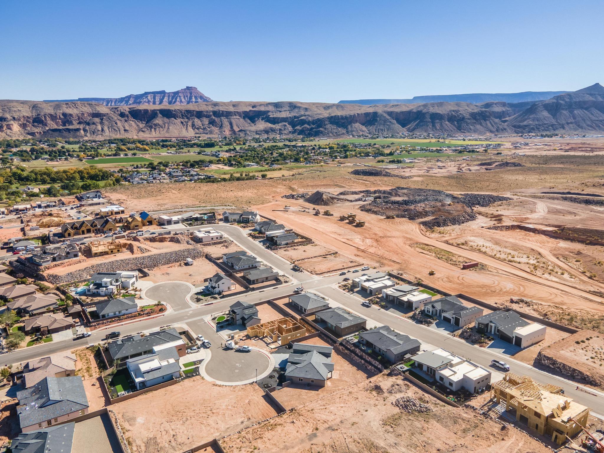 SCENIC POINTE - Residential