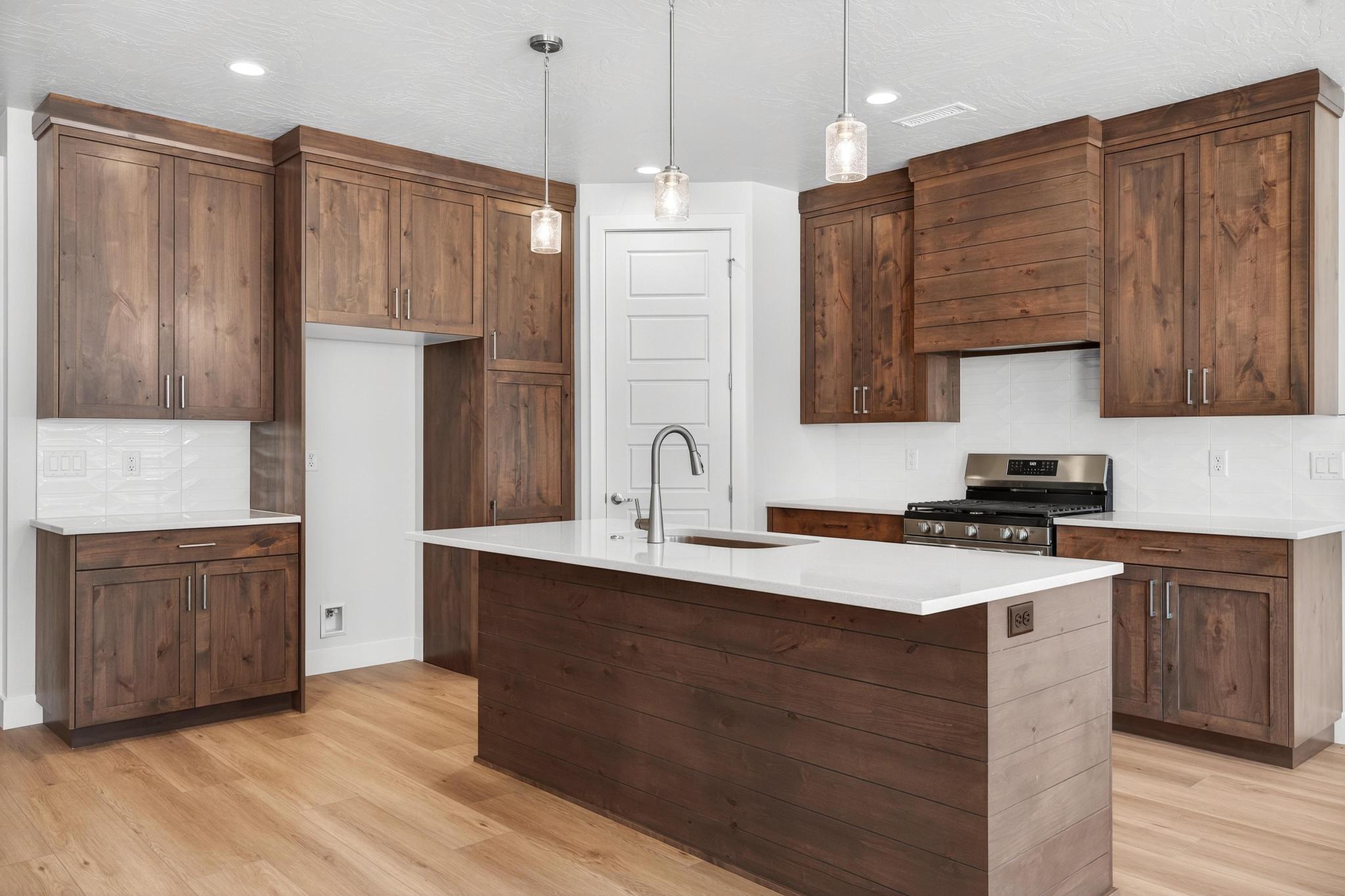 SCENIC POINTE - Residential