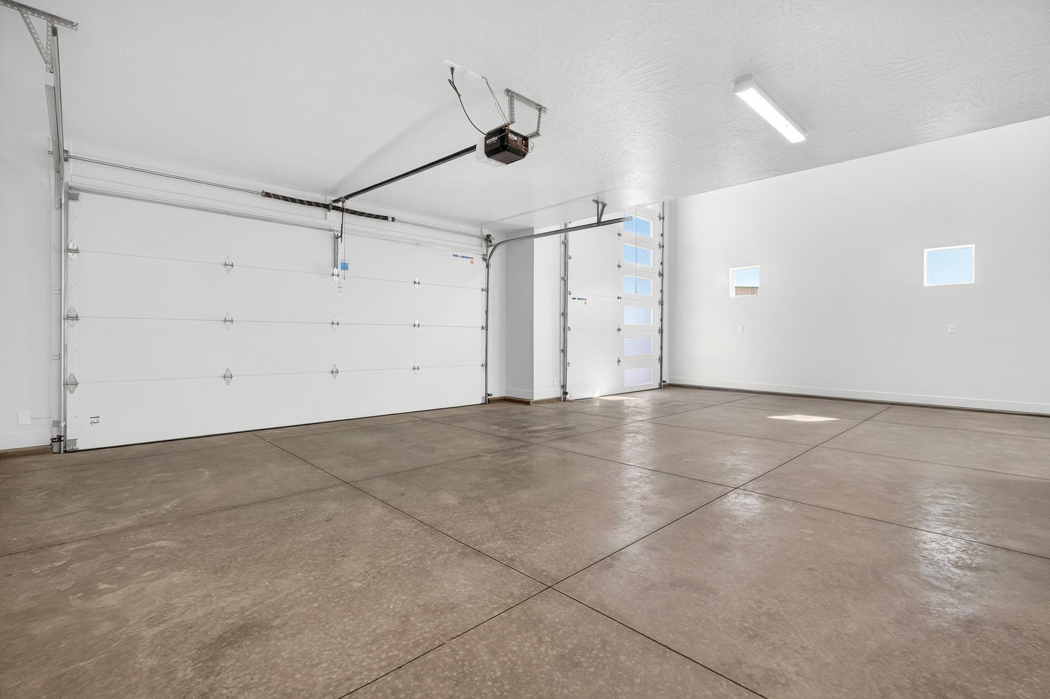 SCENIC POINTE - Residential