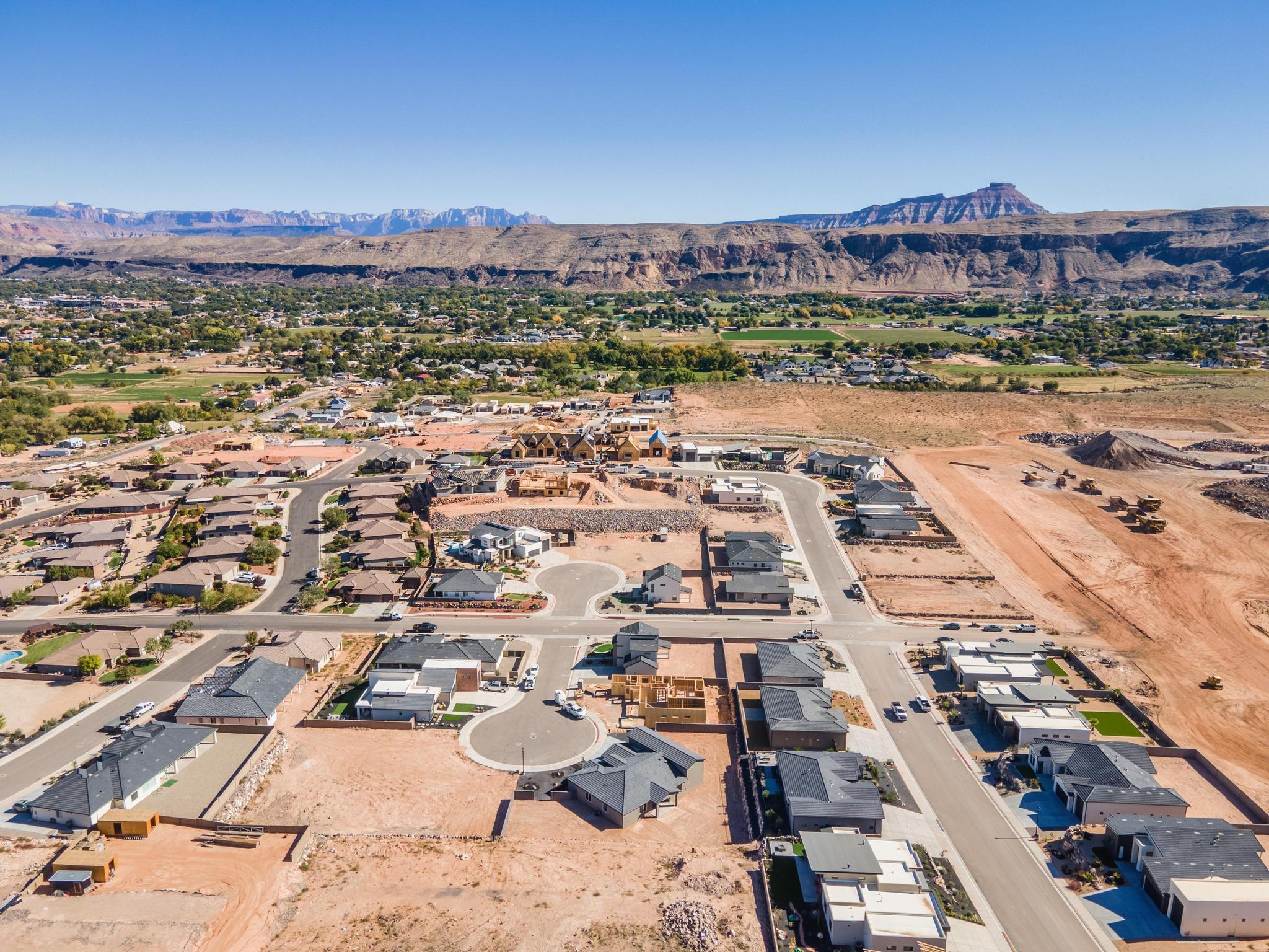 SCENIC POINTE - Residential