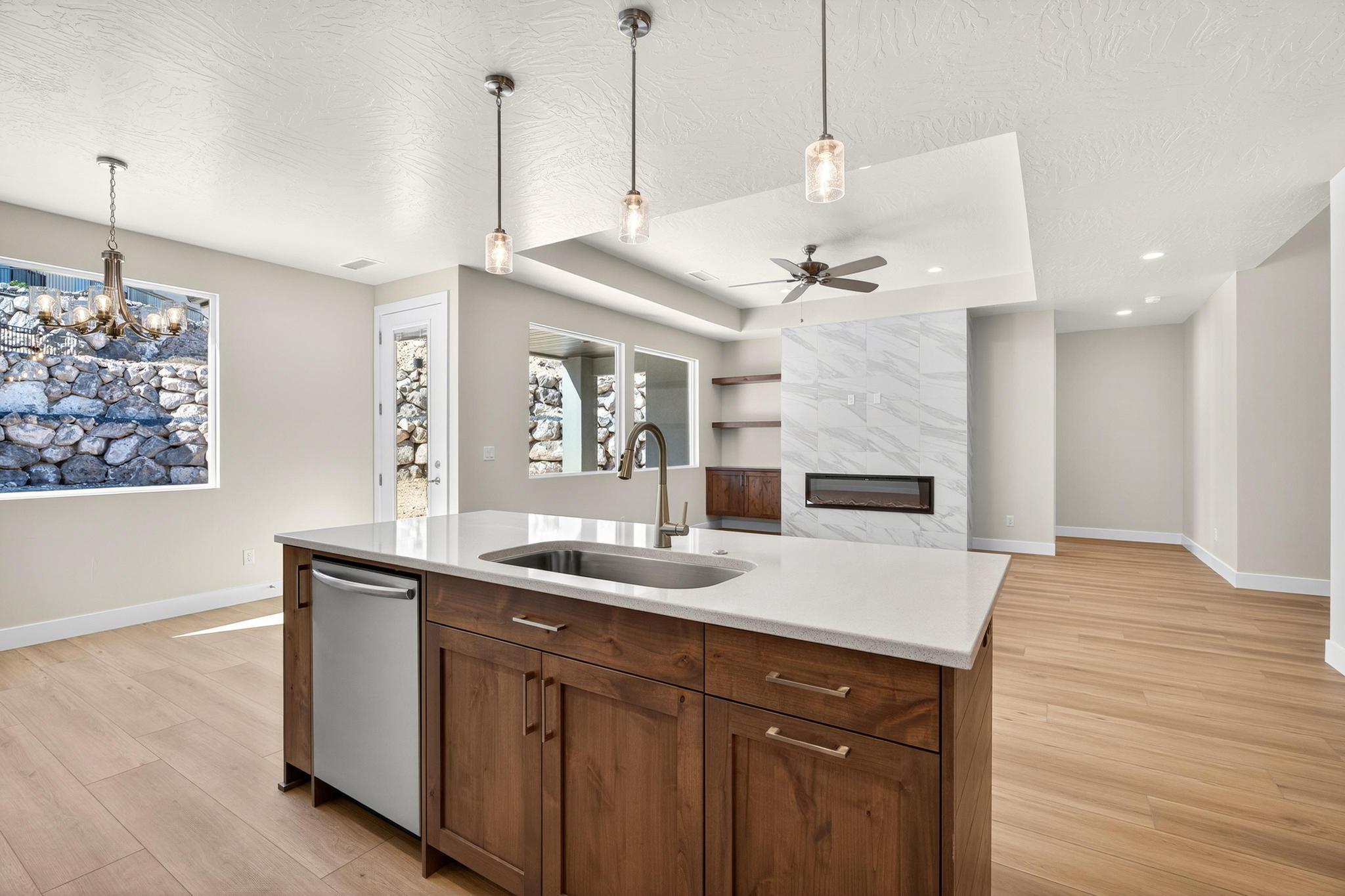 SCENIC POINTE - Residential