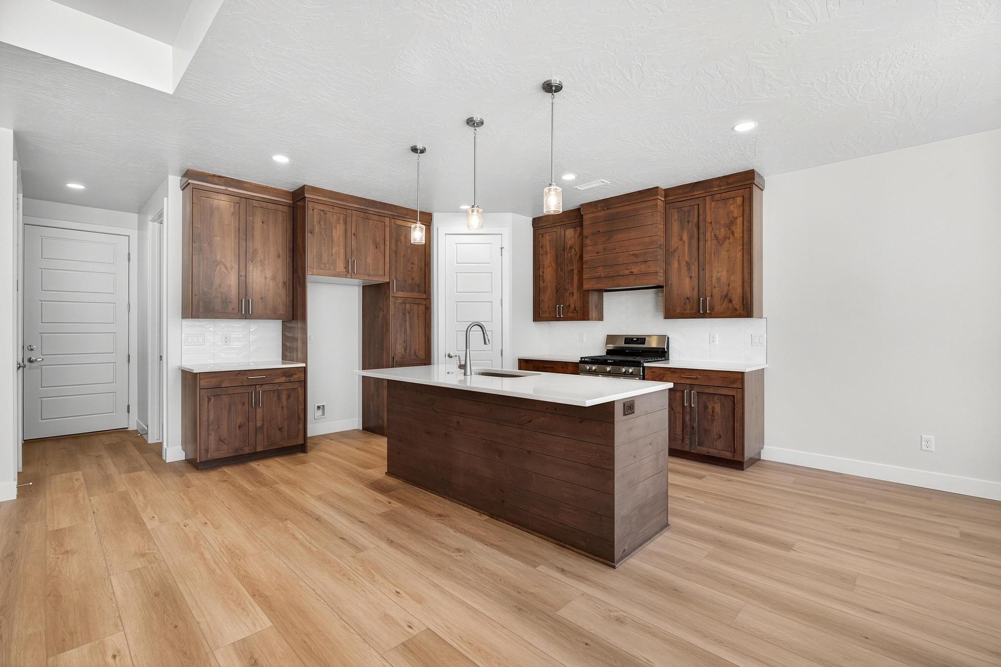 SCENIC POINTE - Residential