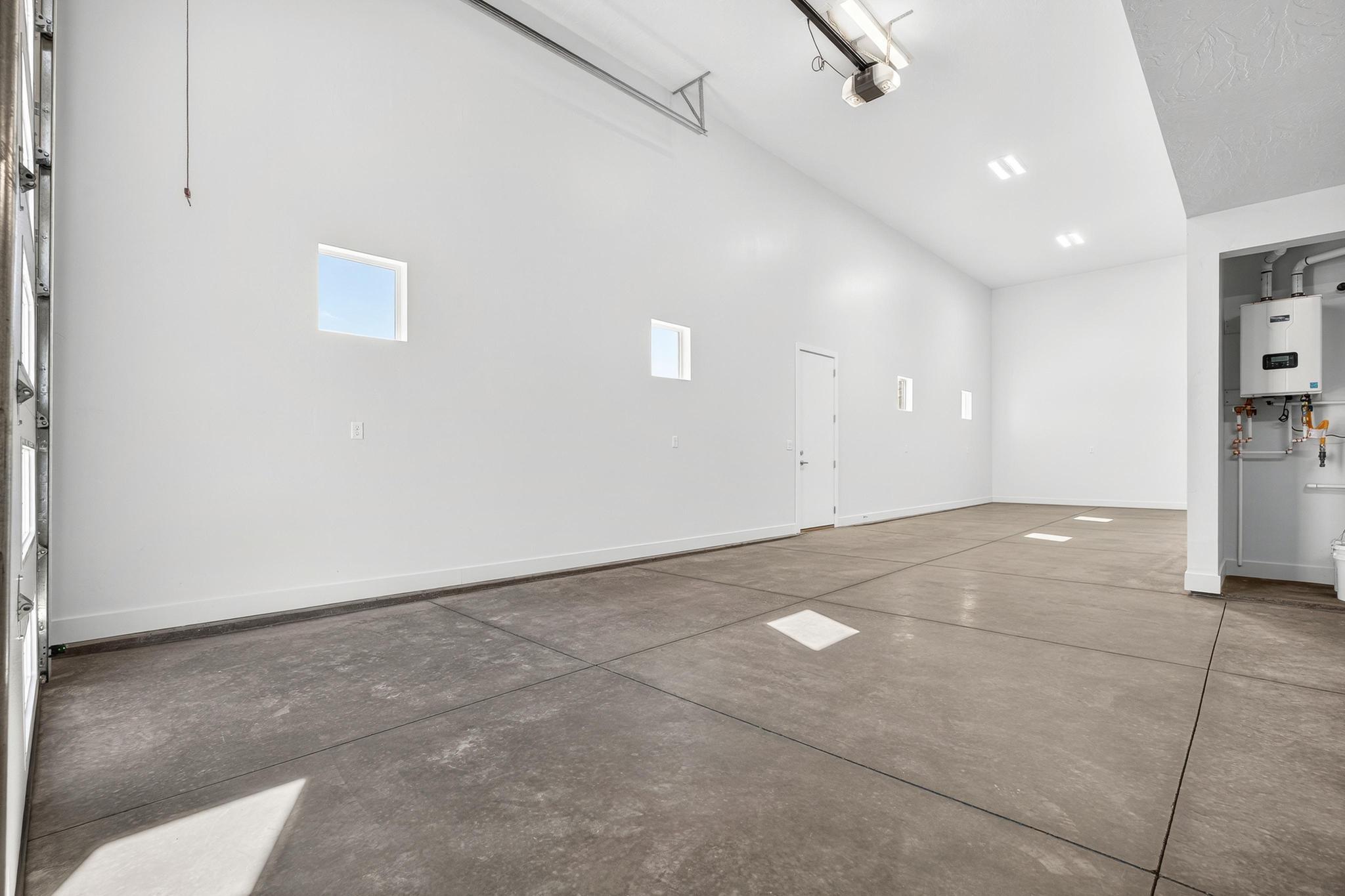 SCENIC POINTE - Residential