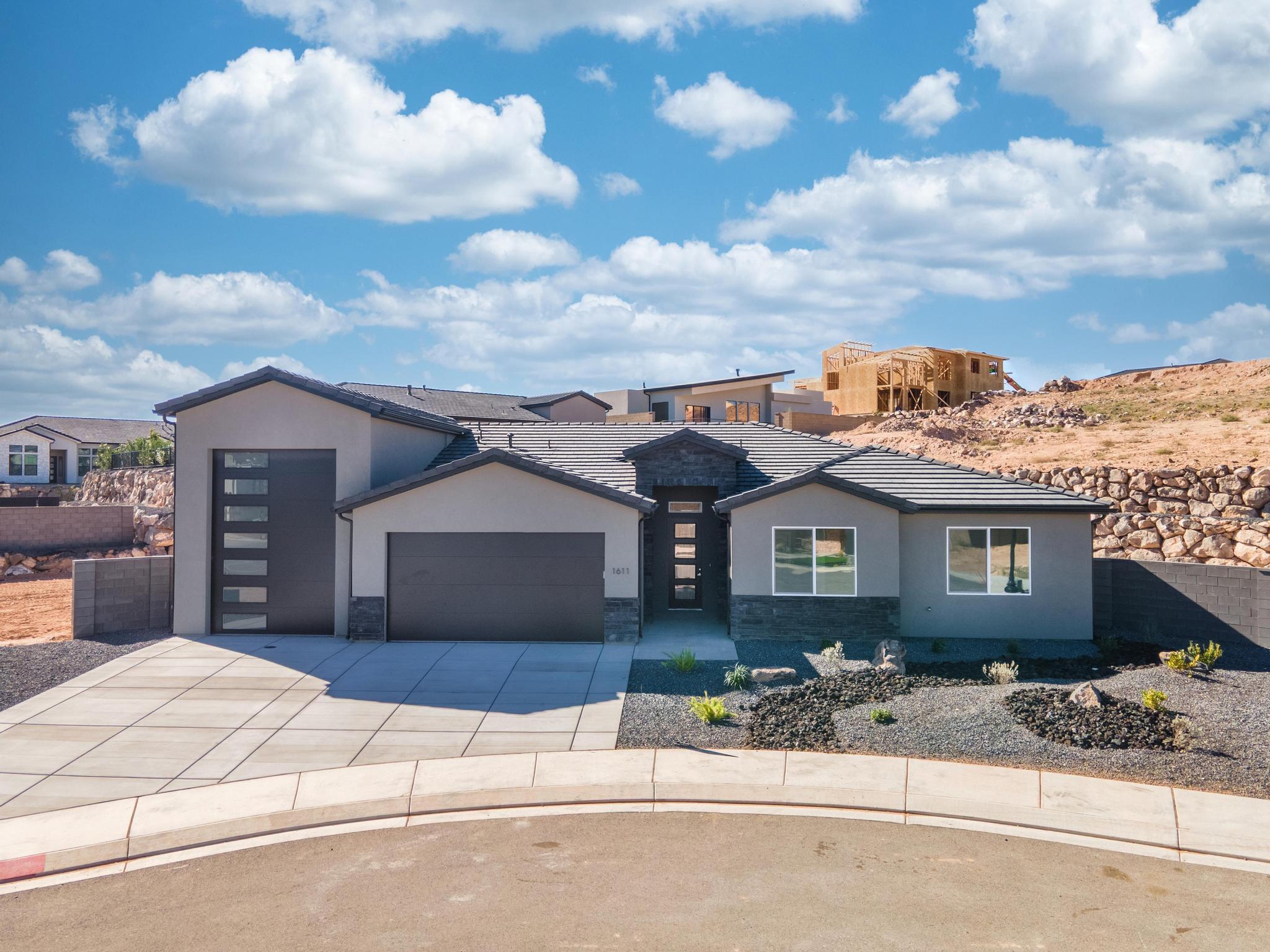 SCENIC POINTE - Residential