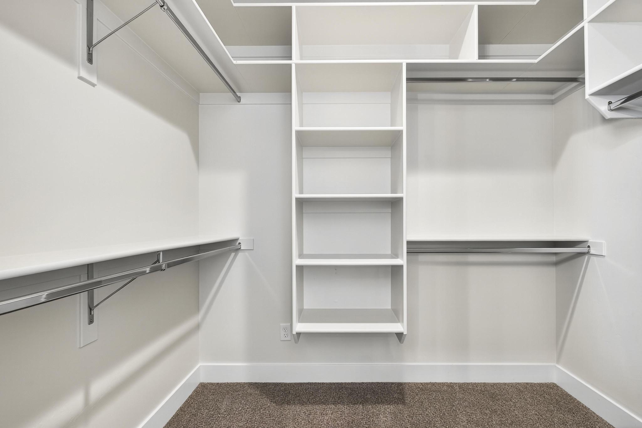 SCENIC POINTE - Residential