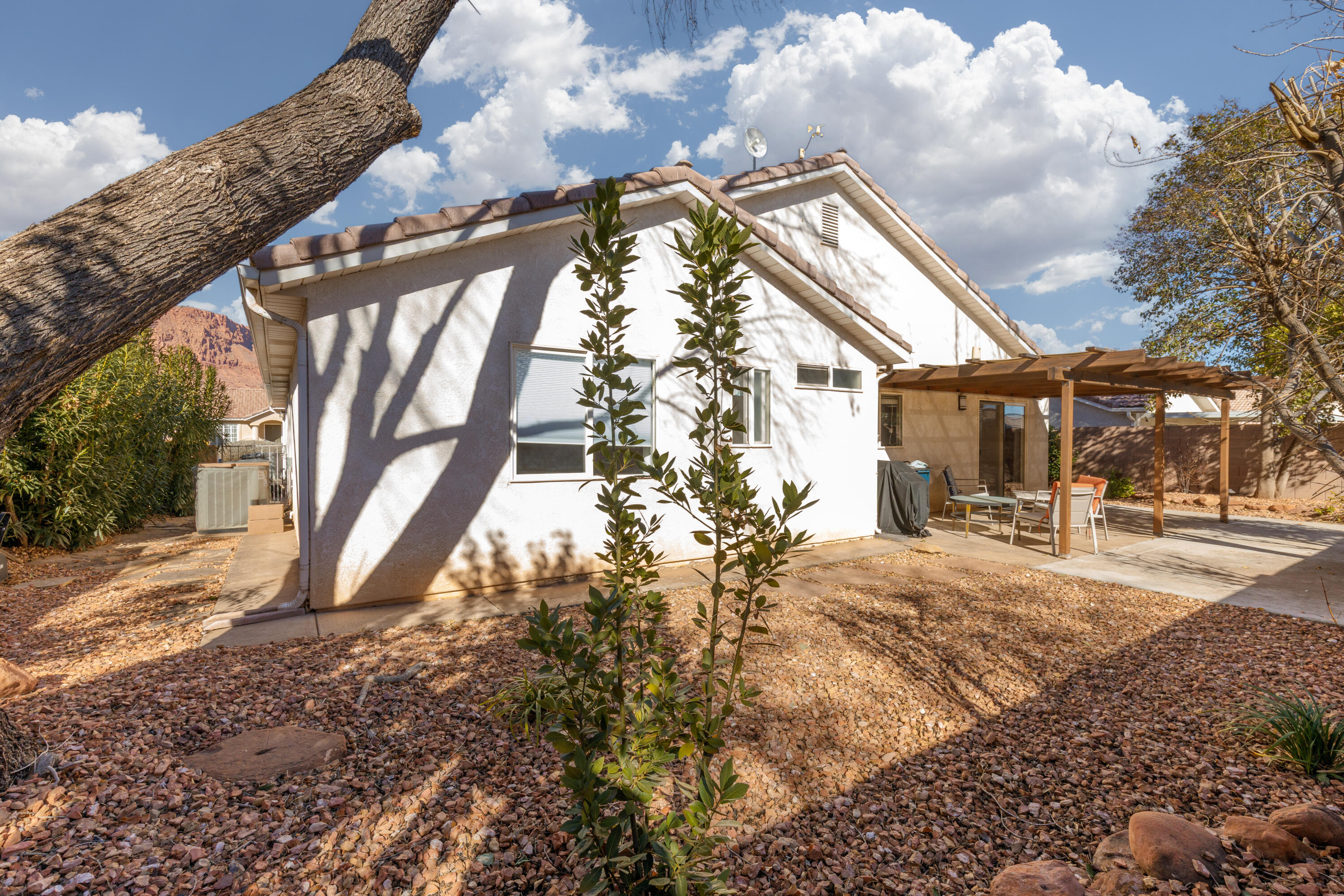 RED MOUNTAIN TOWNHOMES - Residential