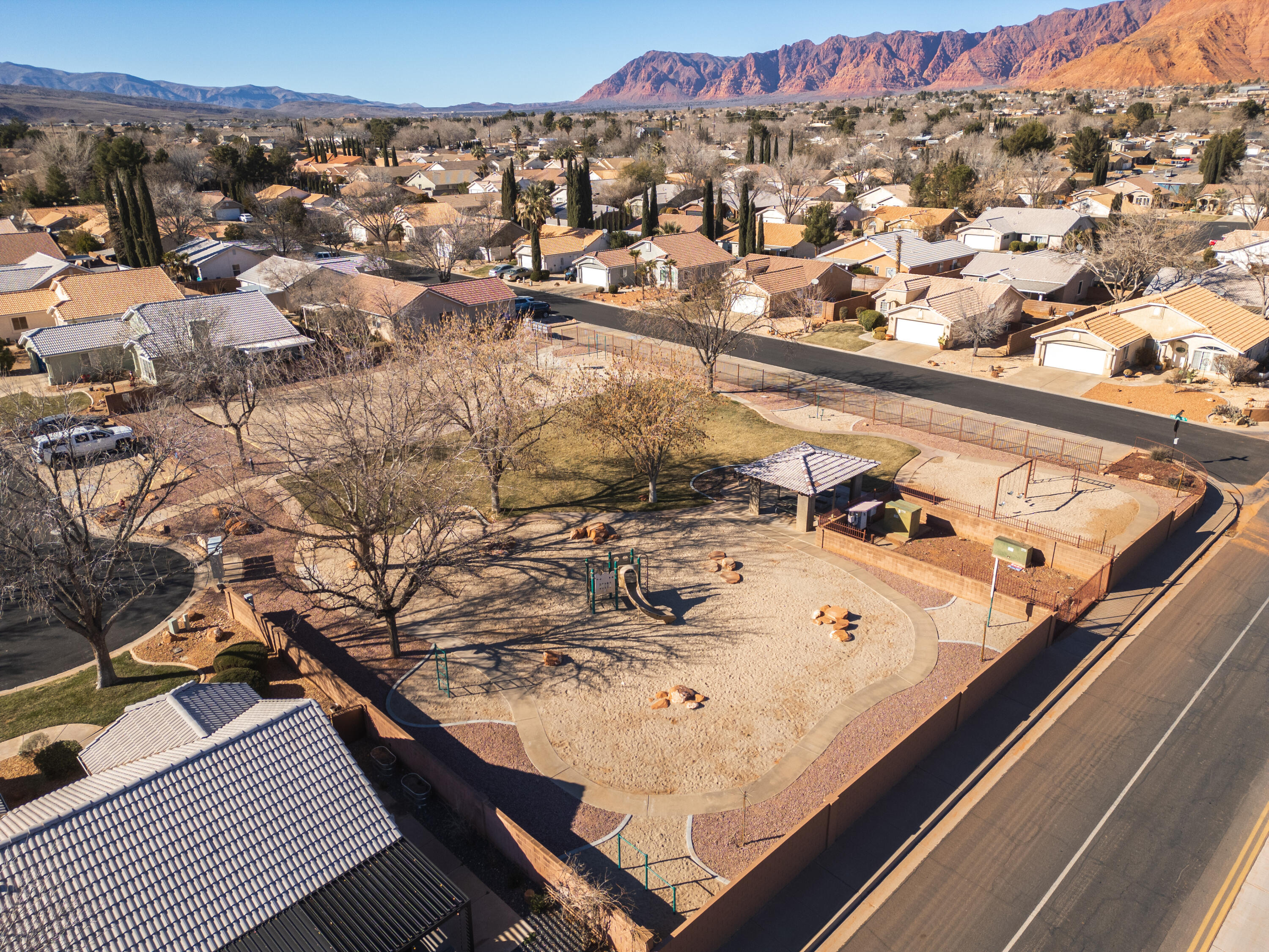 RED MOUNTAIN TOWNHOMES - Residential