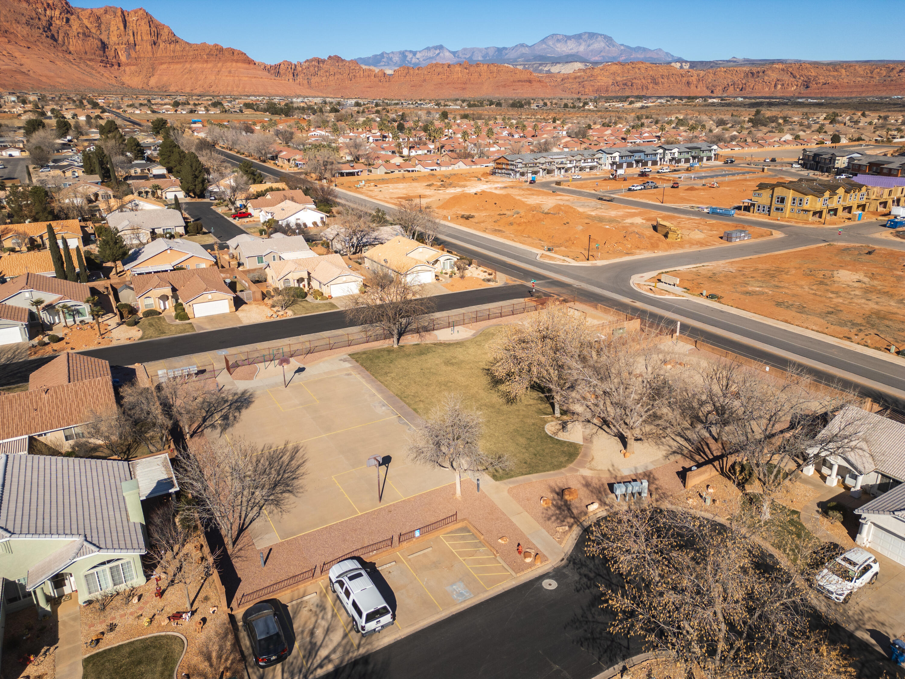 RED MOUNTAIN TOWNHOMES - Residential