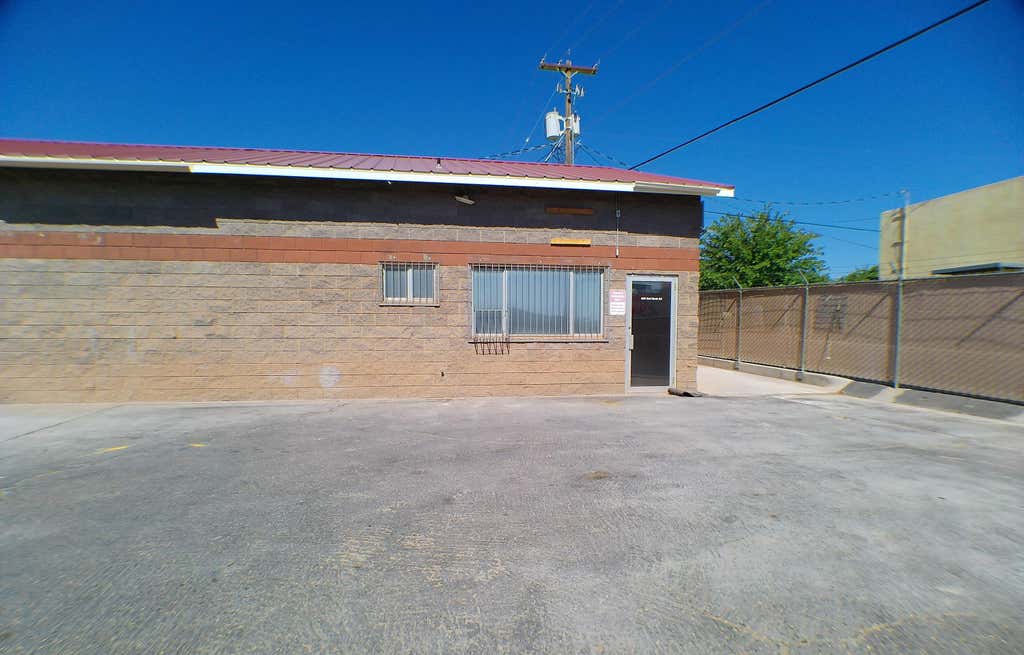 Photo of 635 Redrock RD, Saint George, UT 84770 (MLS # 26-275271)
