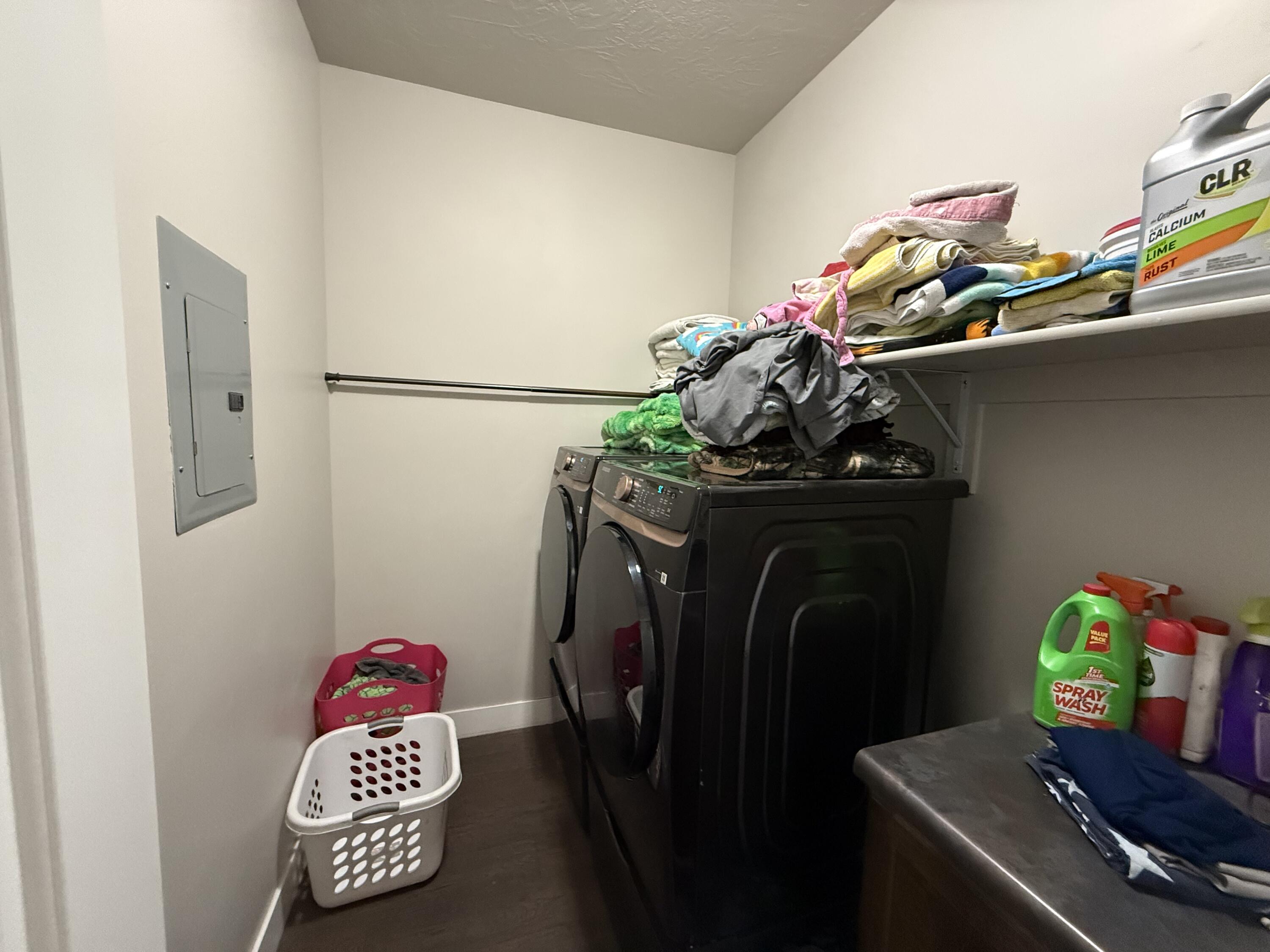 BROOKHAVEN FIELDS - Residential