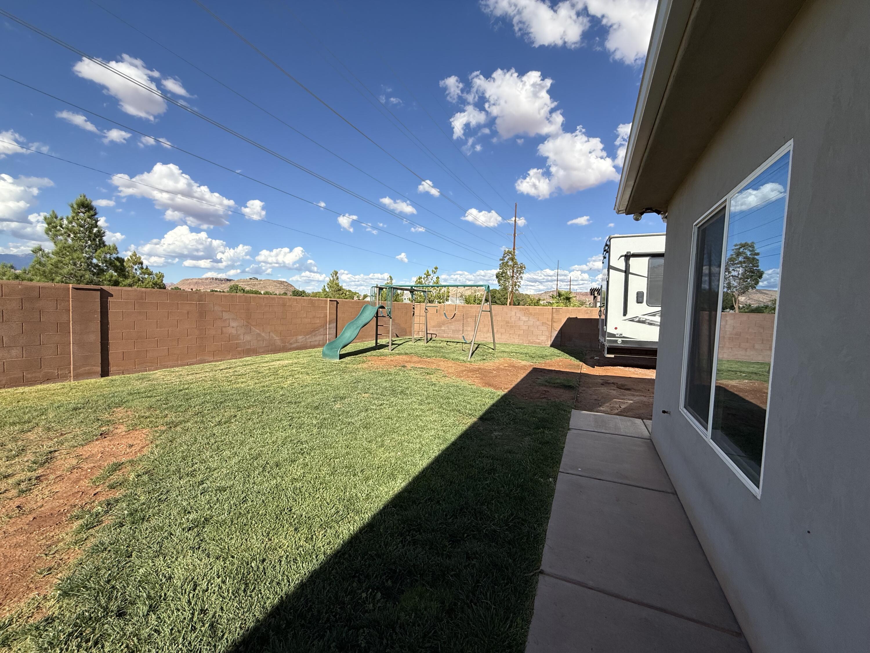 BROOKHAVEN FIELDS - Residential