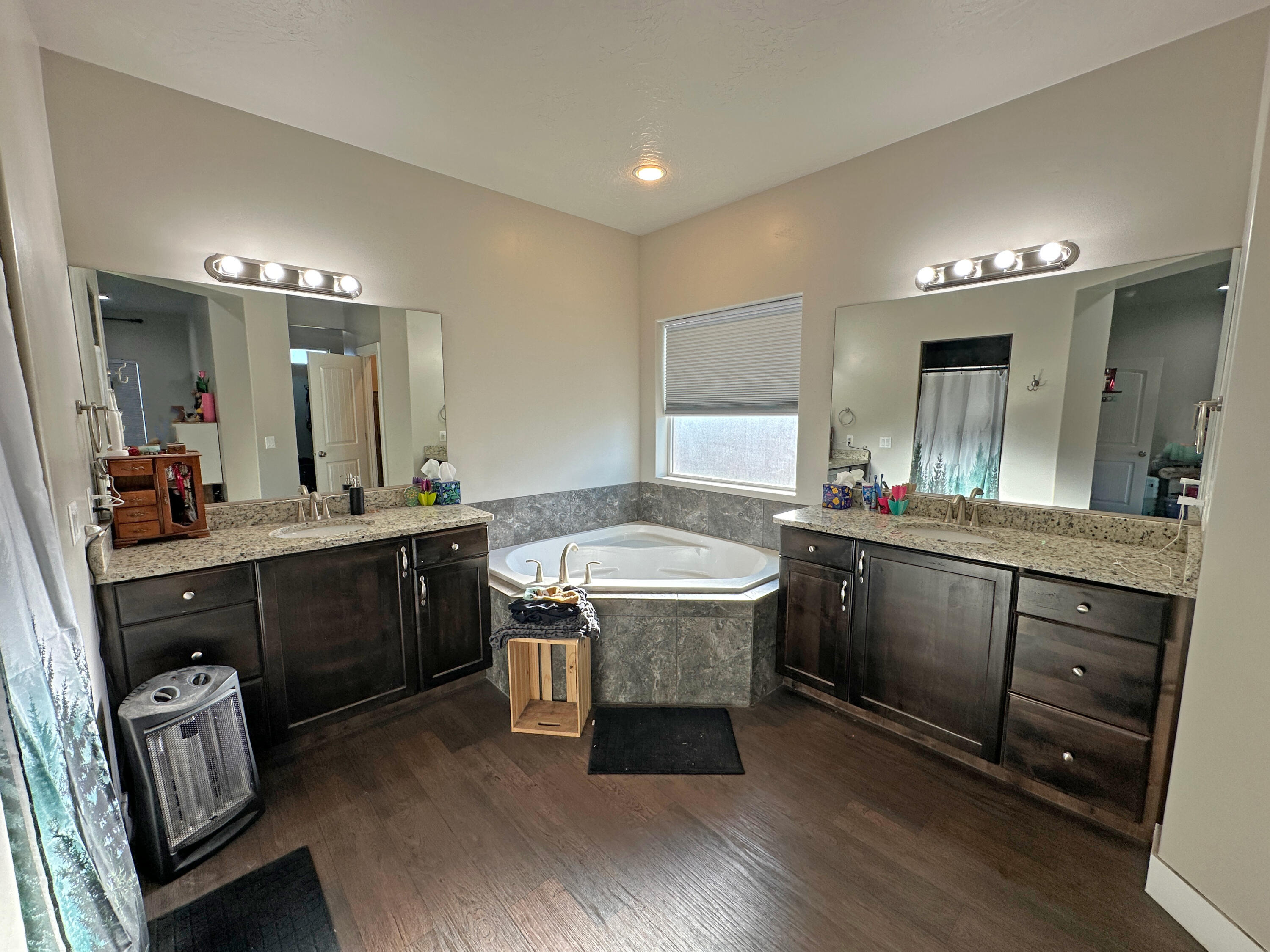 BROOKHAVEN FIELDS - Residential