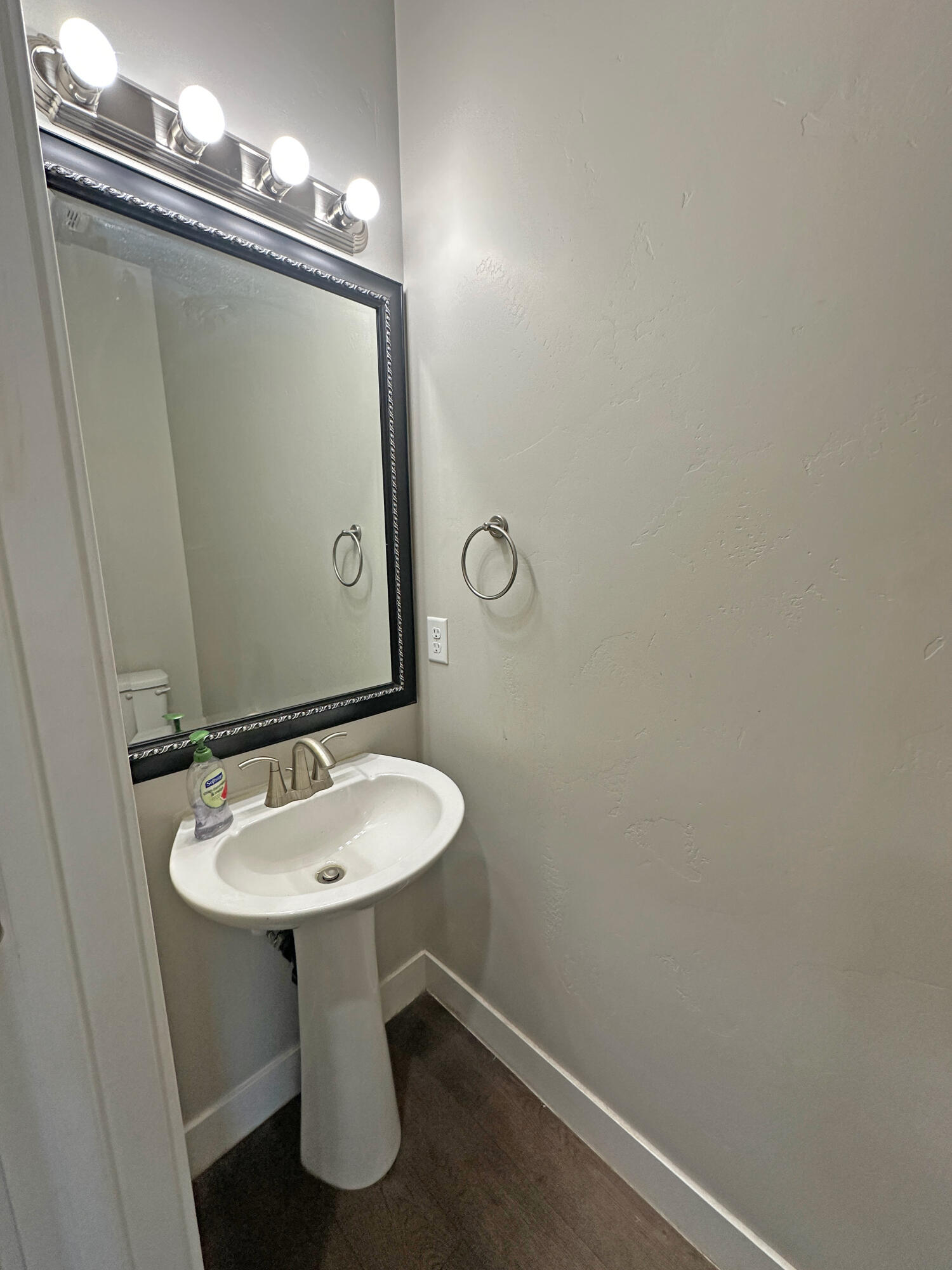 BROOKHAVEN FIELDS - Residential