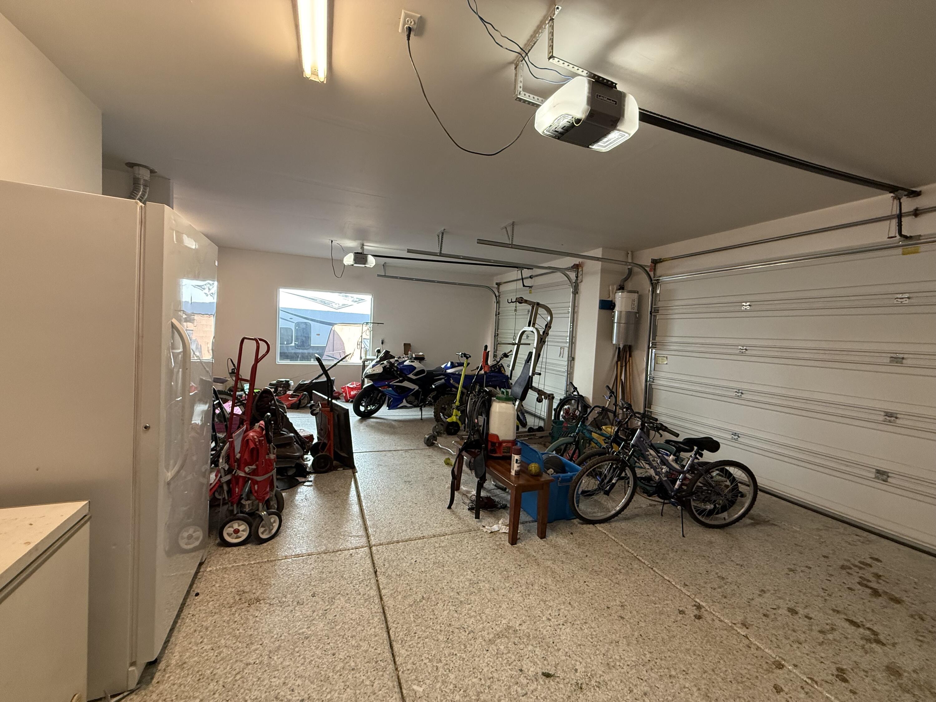 BROOKHAVEN FIELDS - Residential