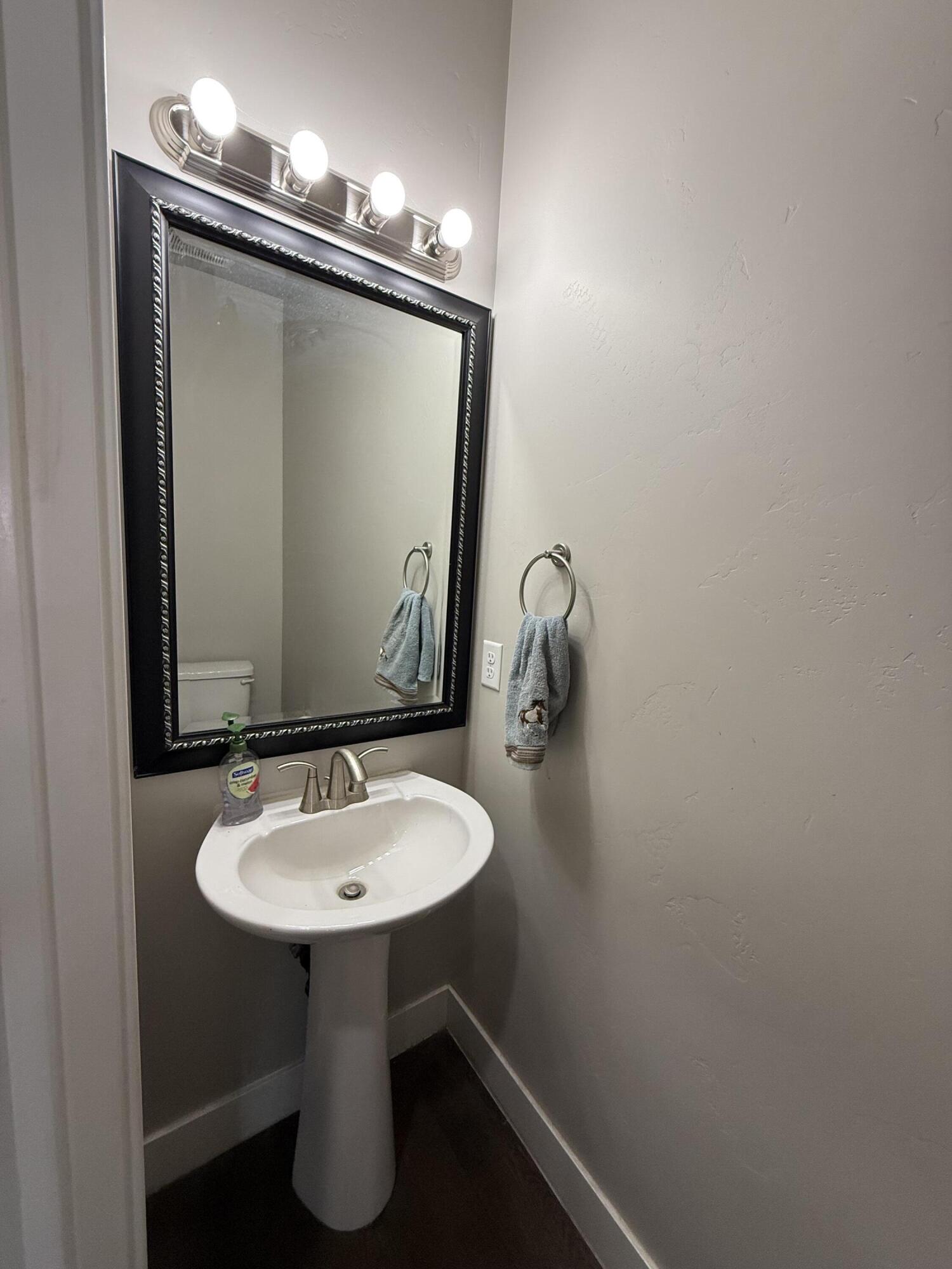 BROOKHAVEN FIELDS - Residential