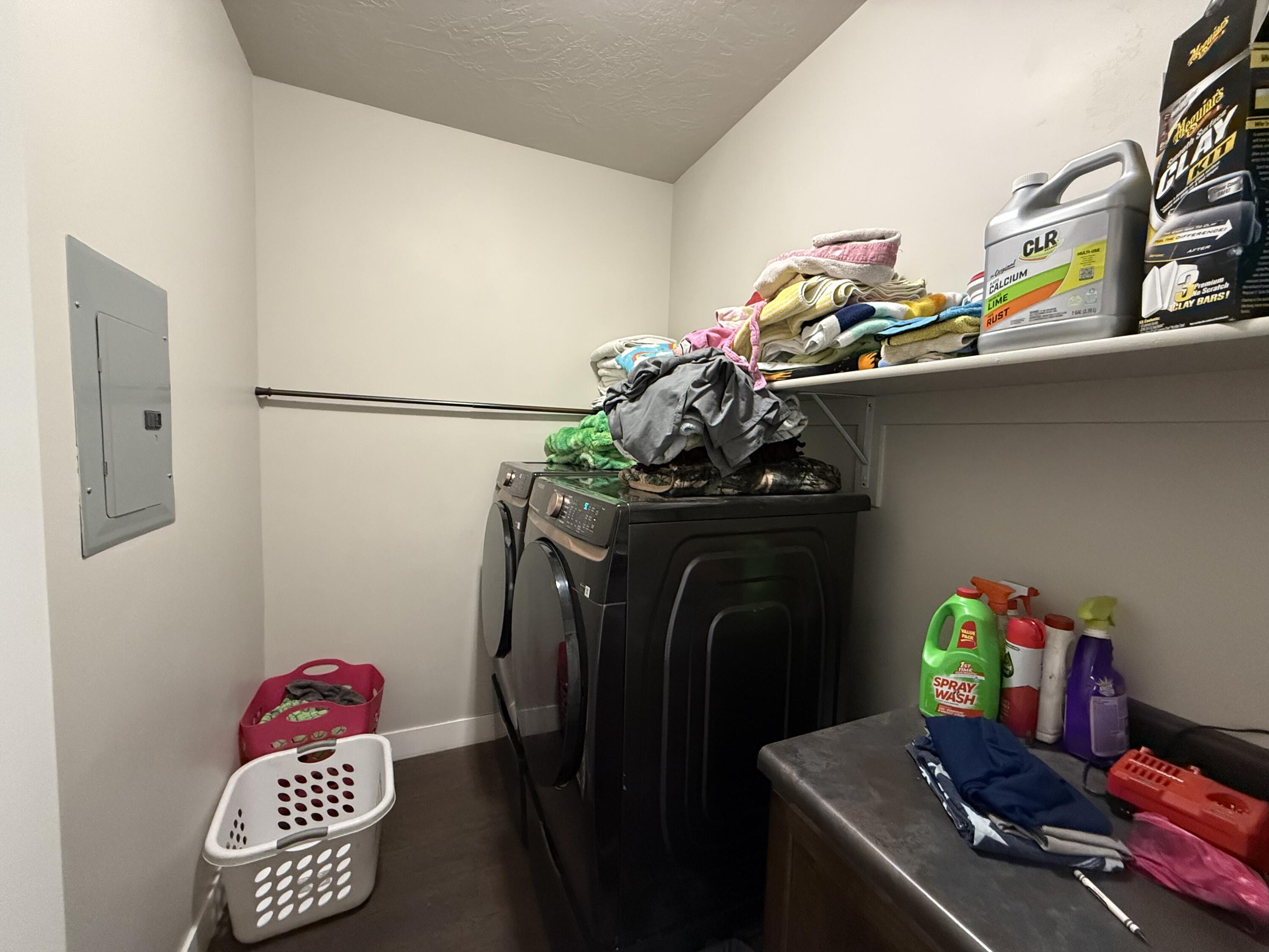 BROOKHAVEN FIELDS - Residential