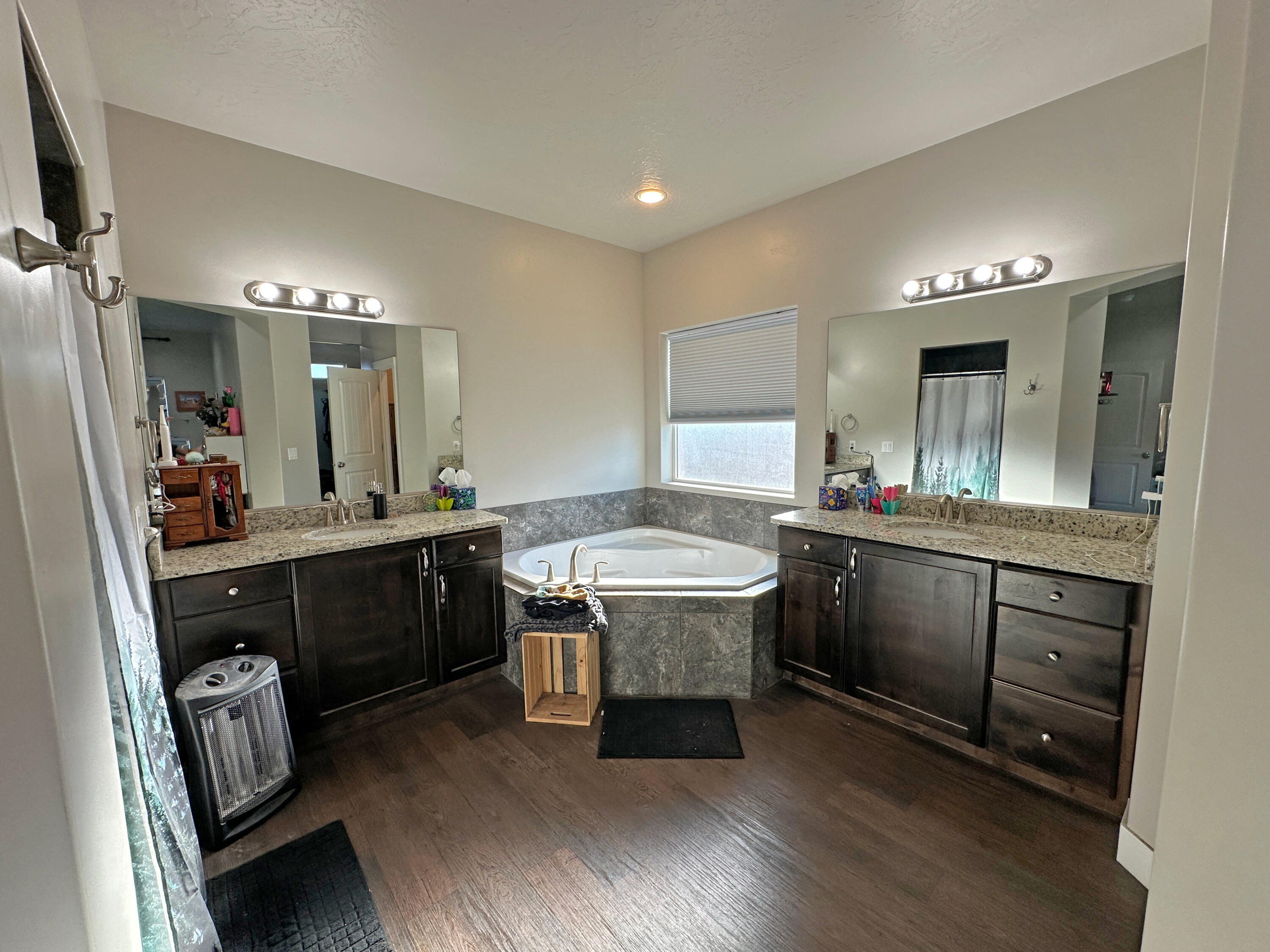 BROOKHAVEN FIELDS - Residential